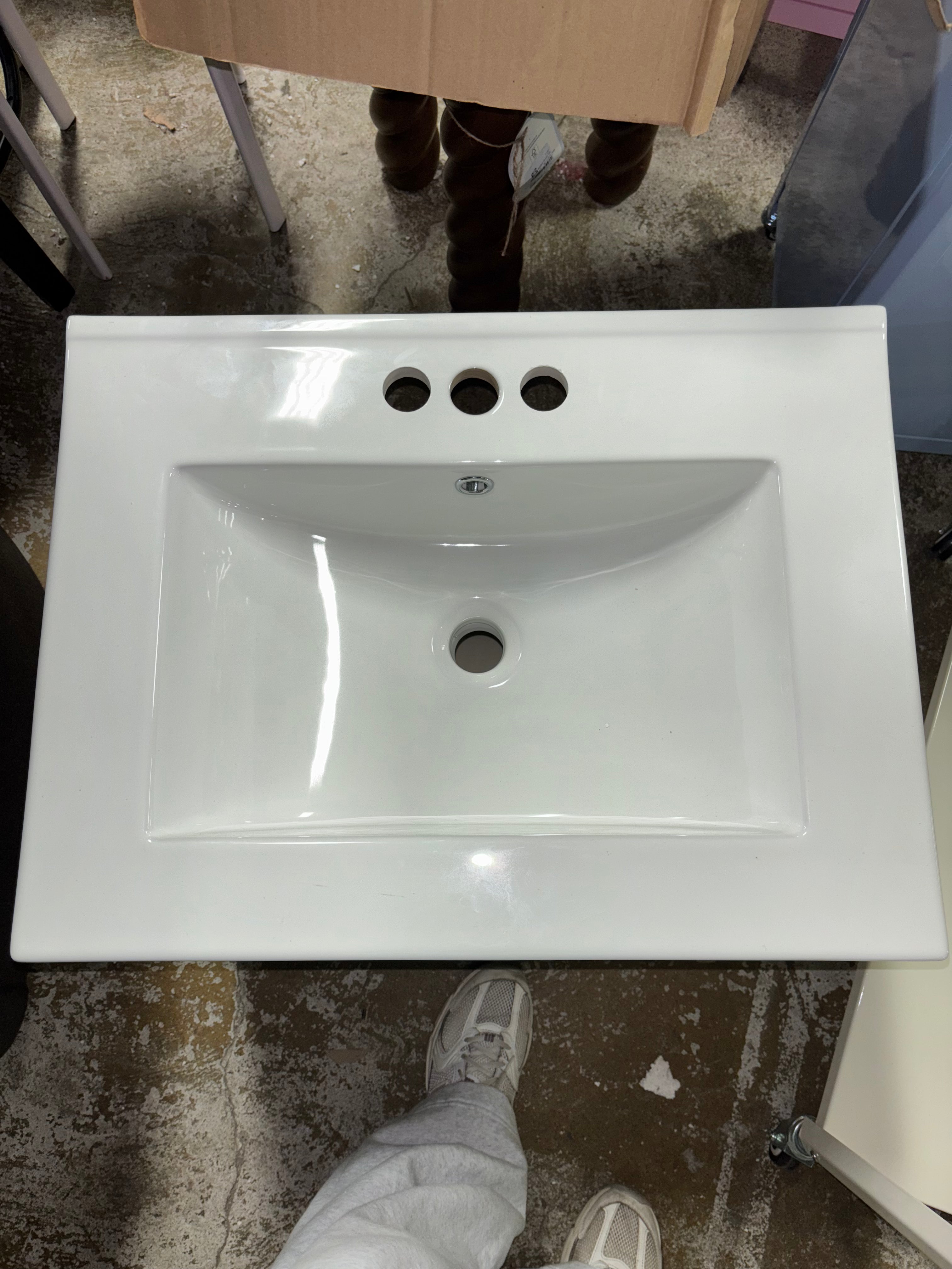 Baltique 24” Modern Wall Mount Bathroom Vanity with Ceramic Sink SHOWROOM ITEM