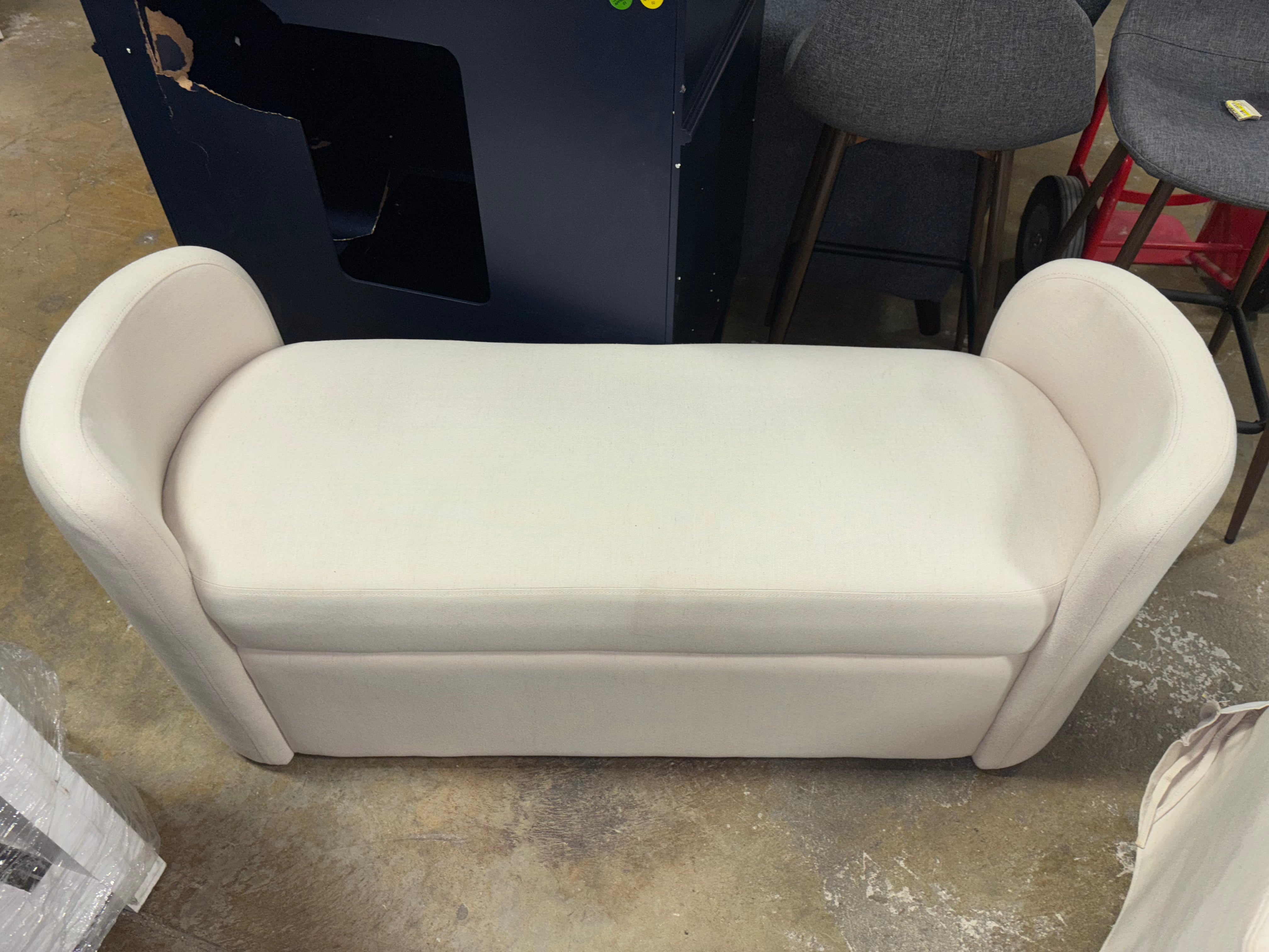 Springdell Rounded Bench  SHOWROOM ITEM