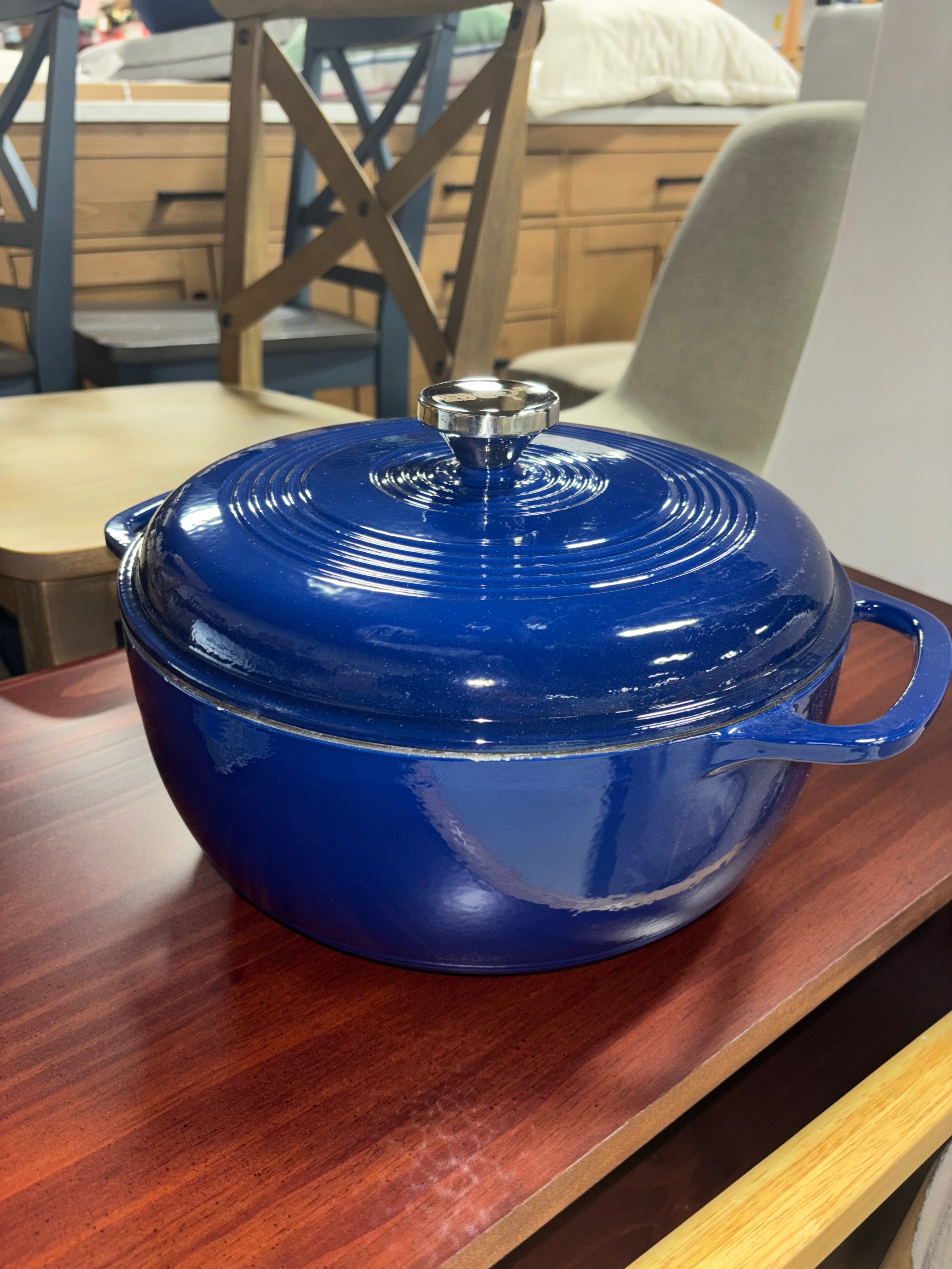 Lodge 6qt Cast Iron Enamel Dutch Oven Blue SHOWROOM ITEM