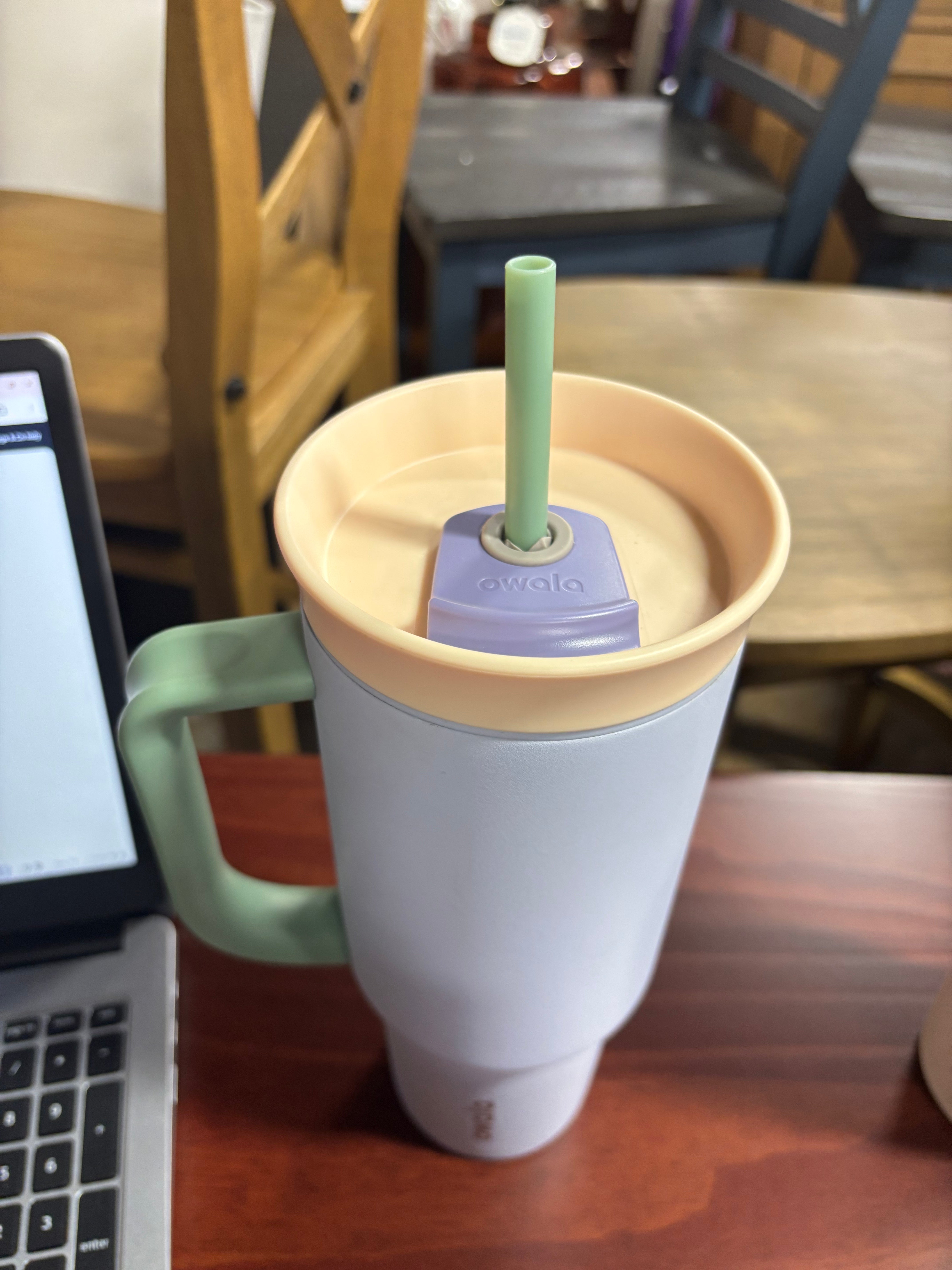 Owala 40oz Stainless Steel Straw Tumbler SHOWROOM ITEM