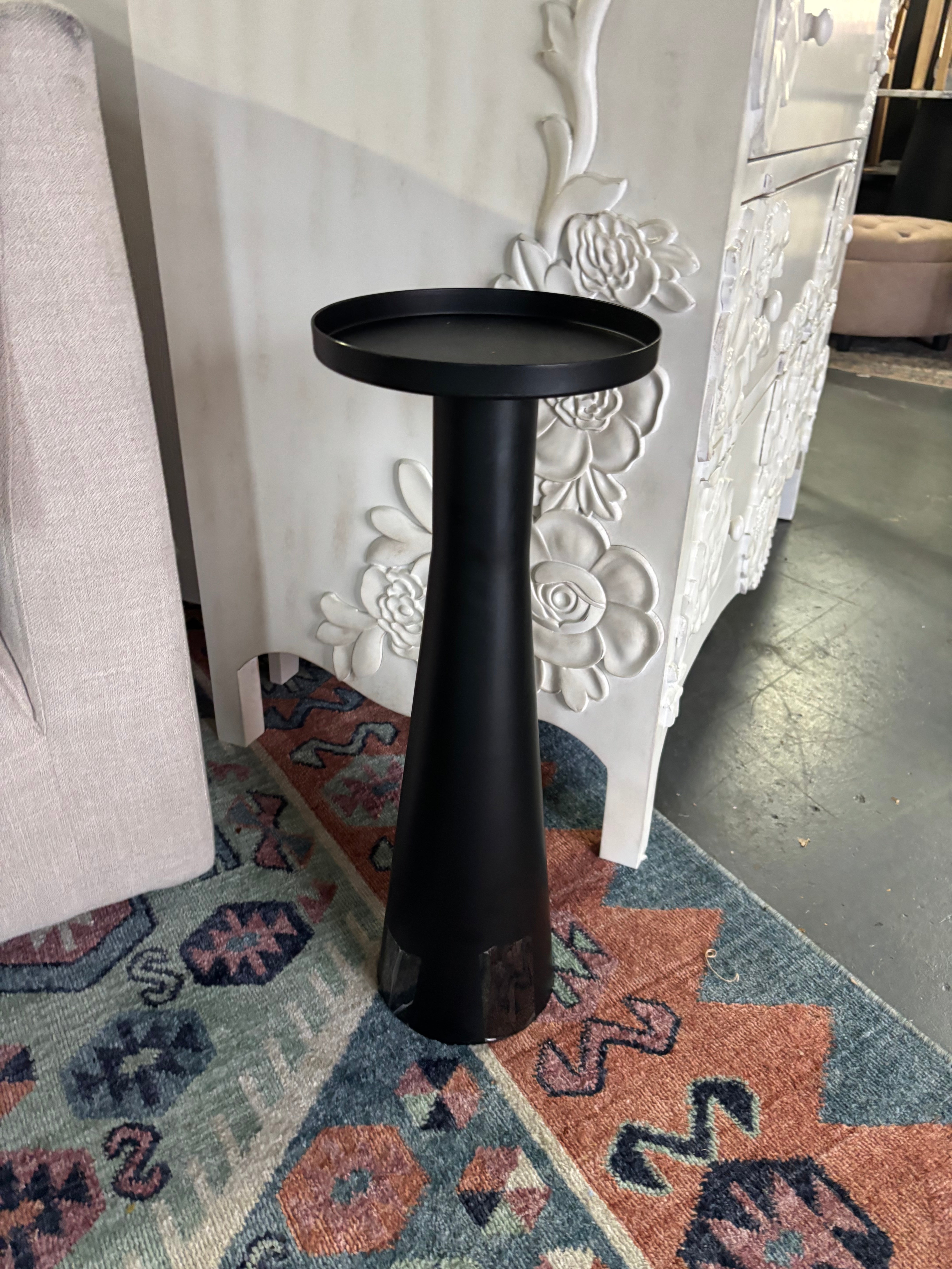 Alester Round Smooth Metal Drink Table Black SHOWROOM ITEM