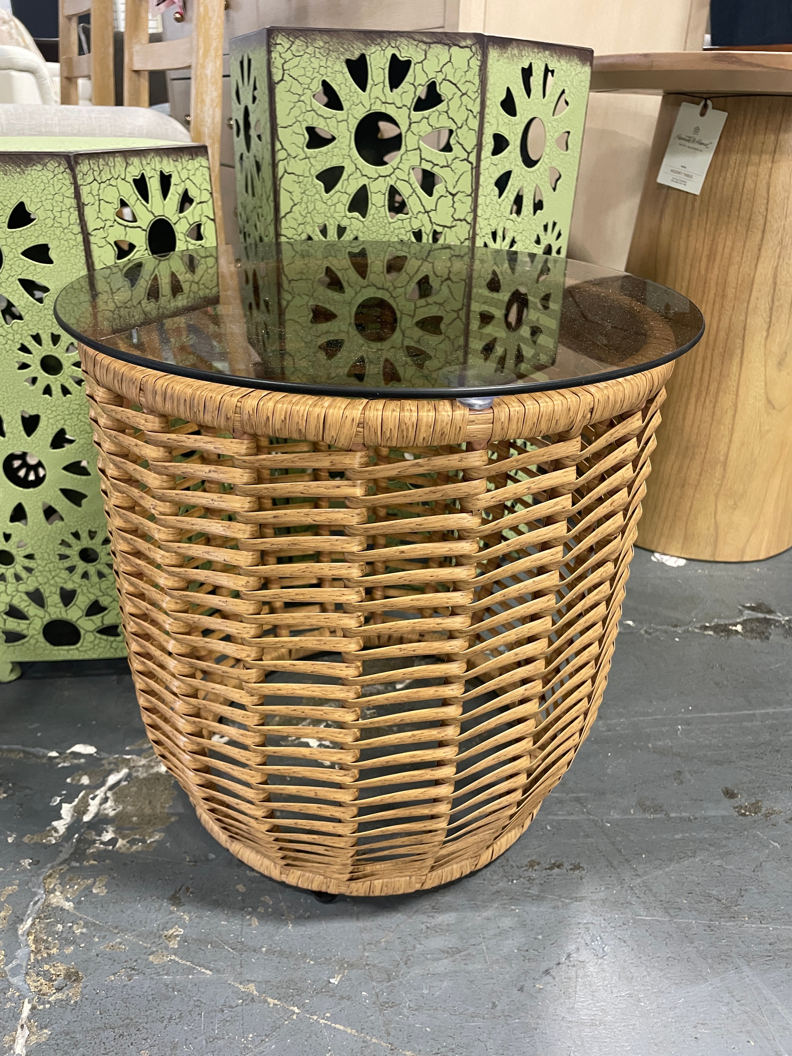 Kemmer Glass Top End Table SHOWROOM ITEM
