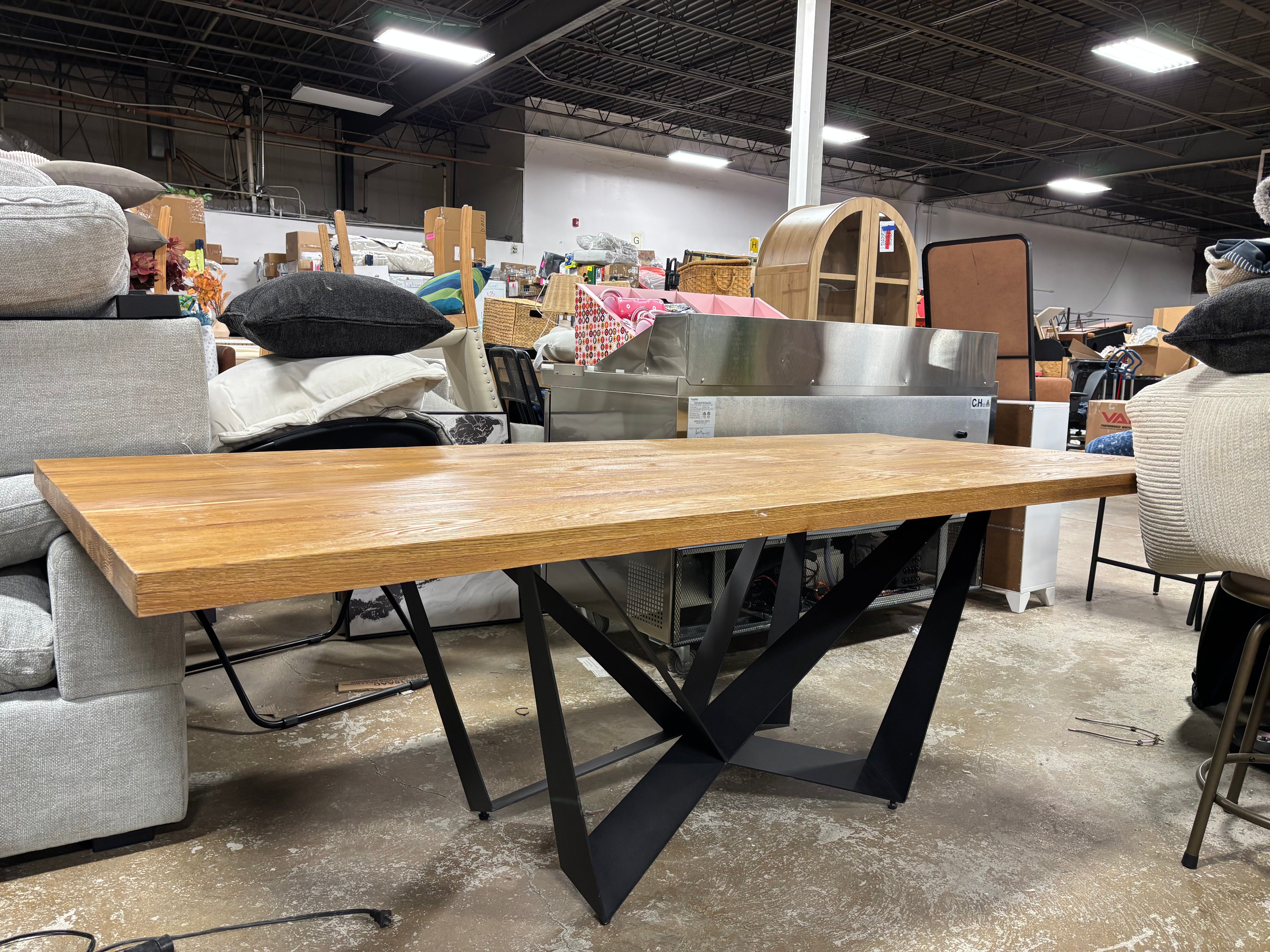 Abstract Loft Table-SHOWROOM