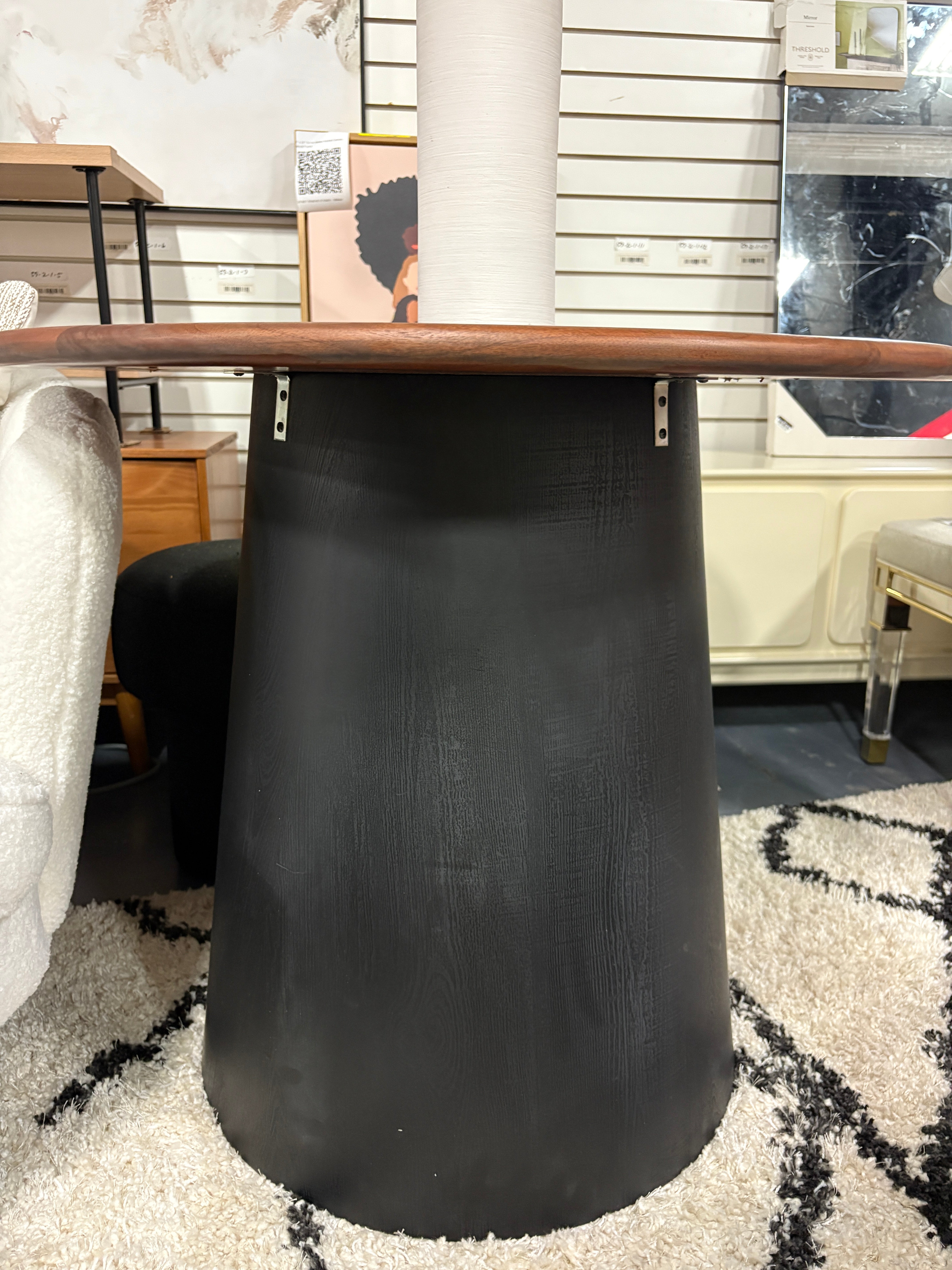 34" Round Pedestal Dining Table SHOWROOM ITEM