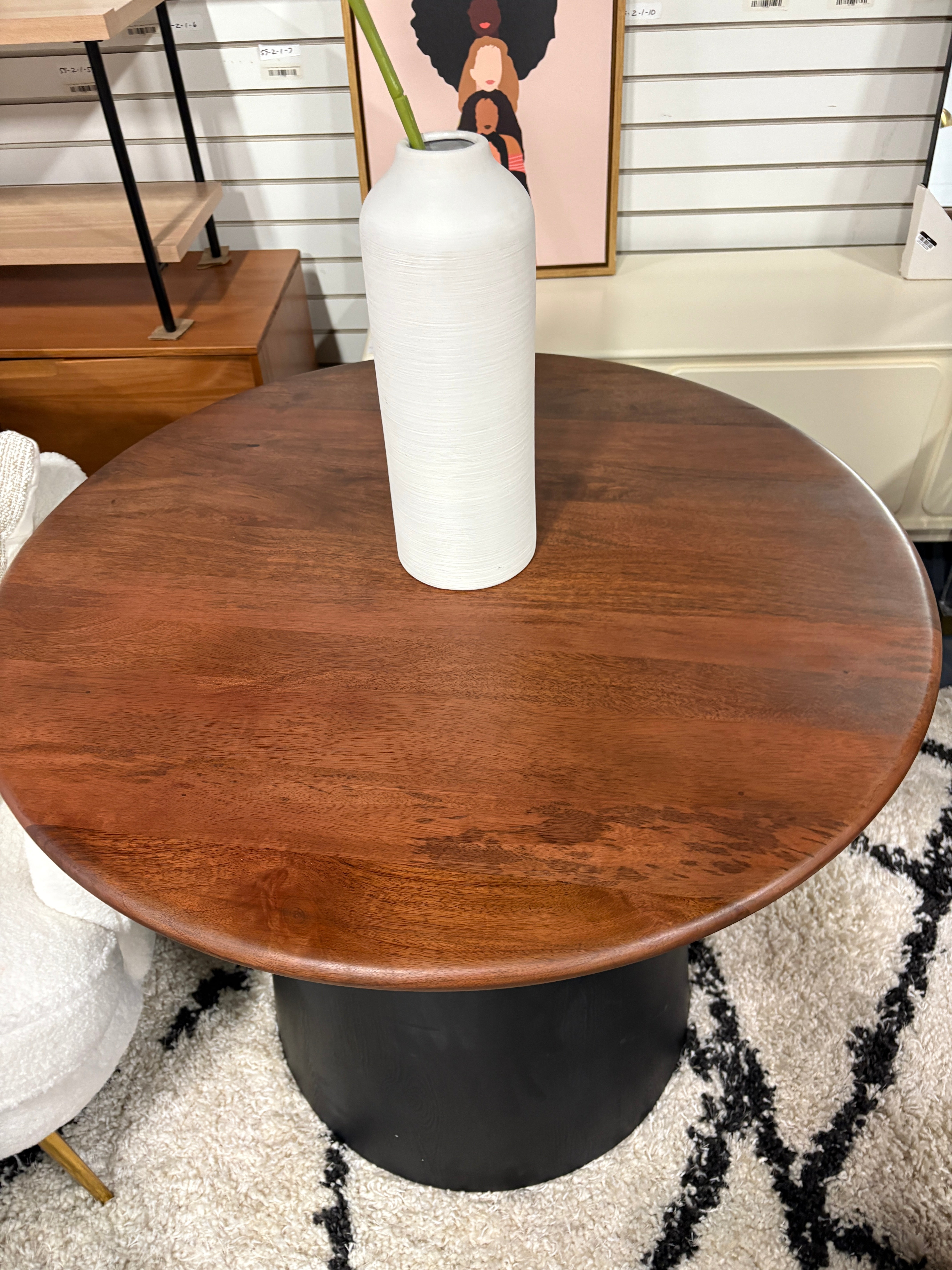 34" Round Pedestal Dining Table SHOWROOM ITEM