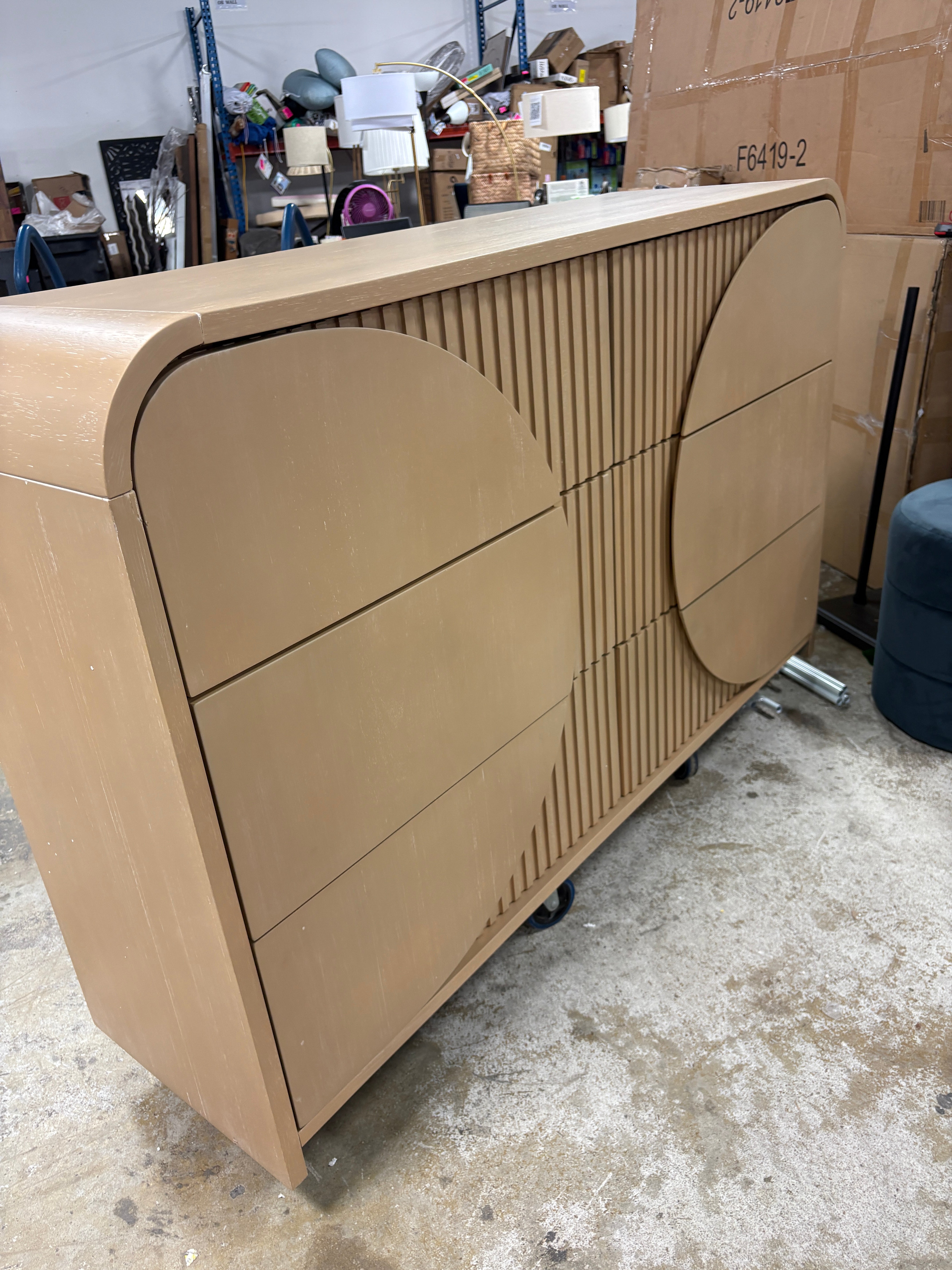Bevill 6-Drawer Dresser SHOWROOM ITEM