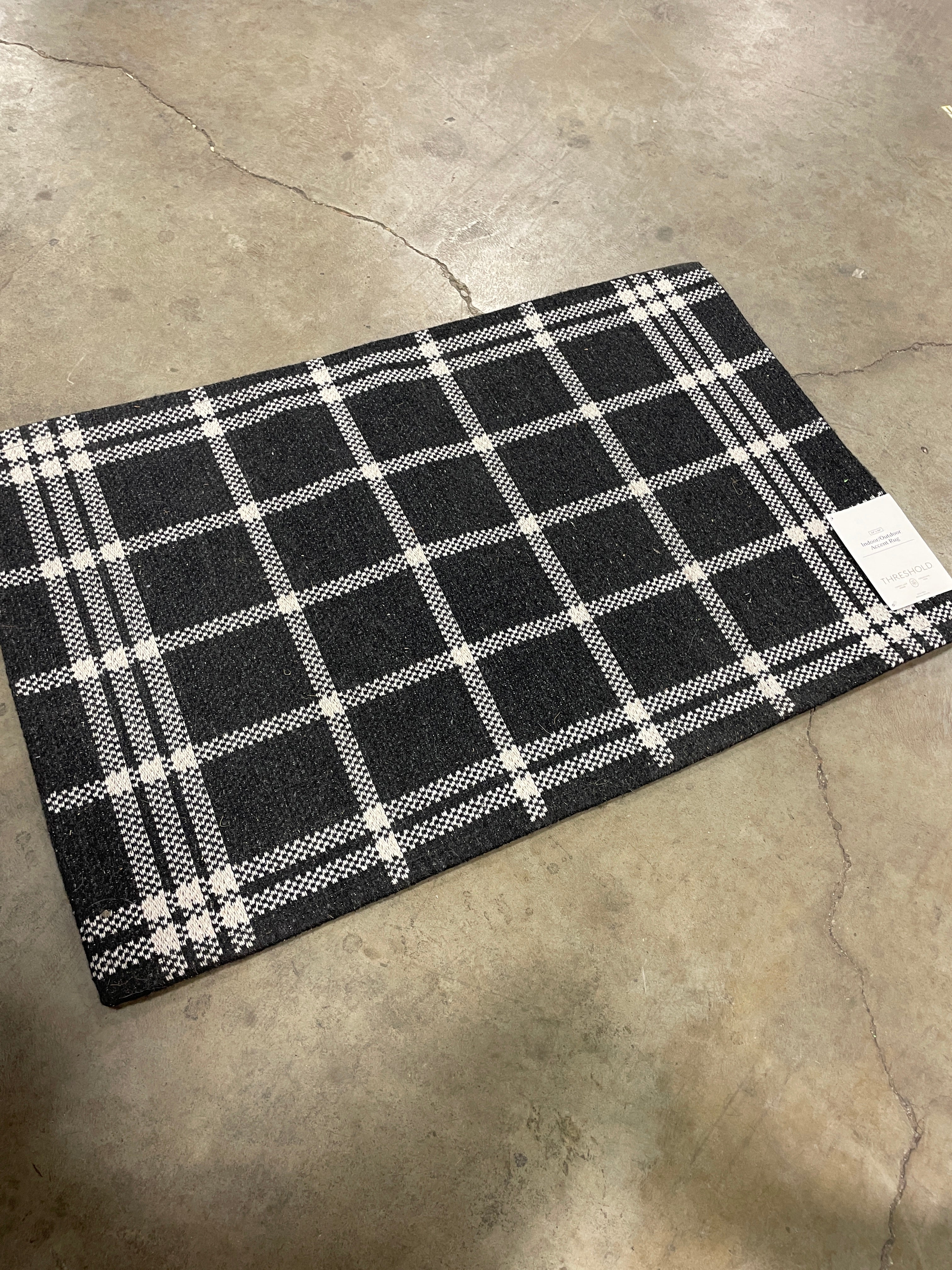 2 x 3 indoor/outdoor accent rug, no further discounts
