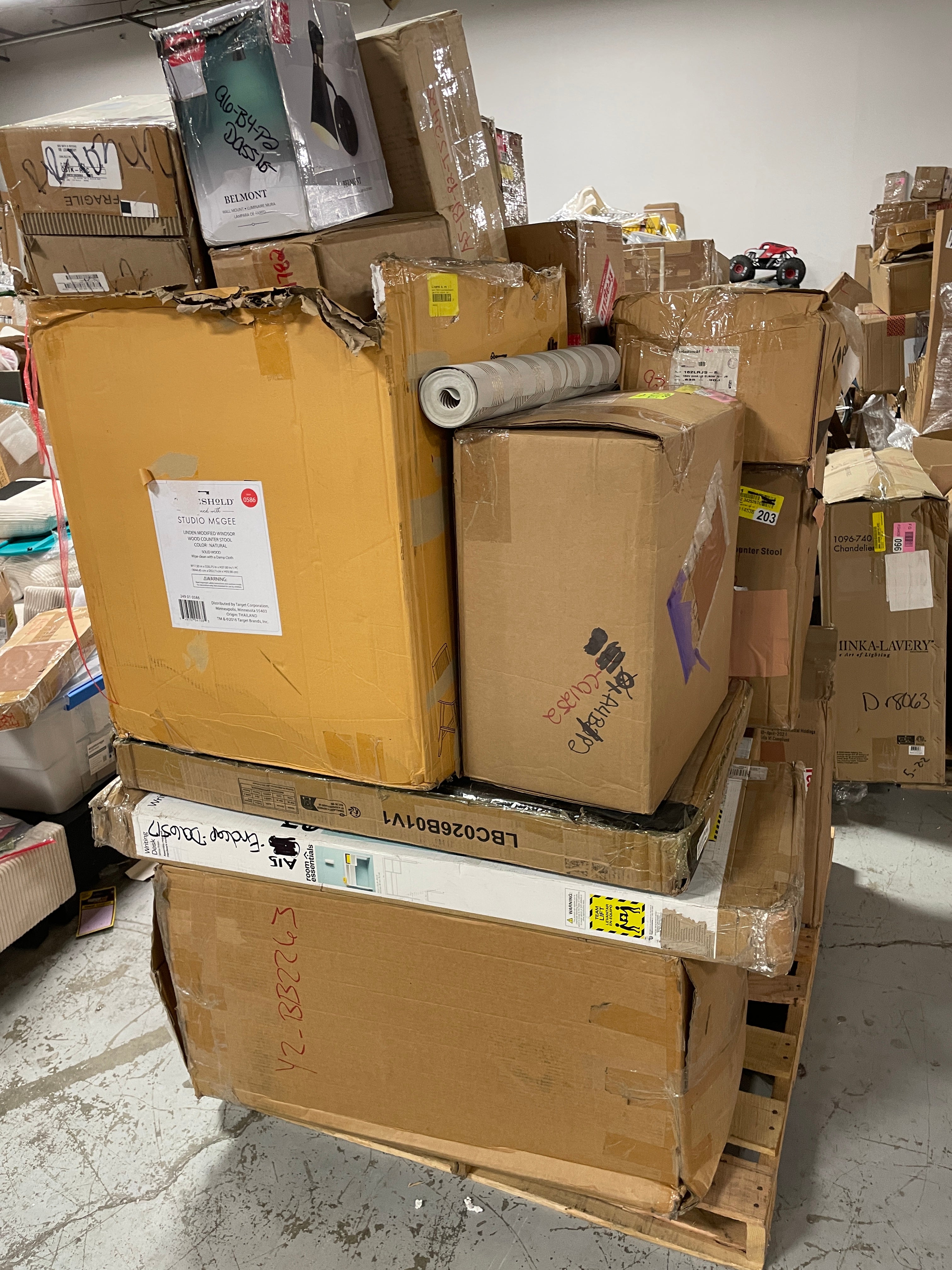 1 pallet of mixed chairs, stools, lighting, home decor, mixed goods