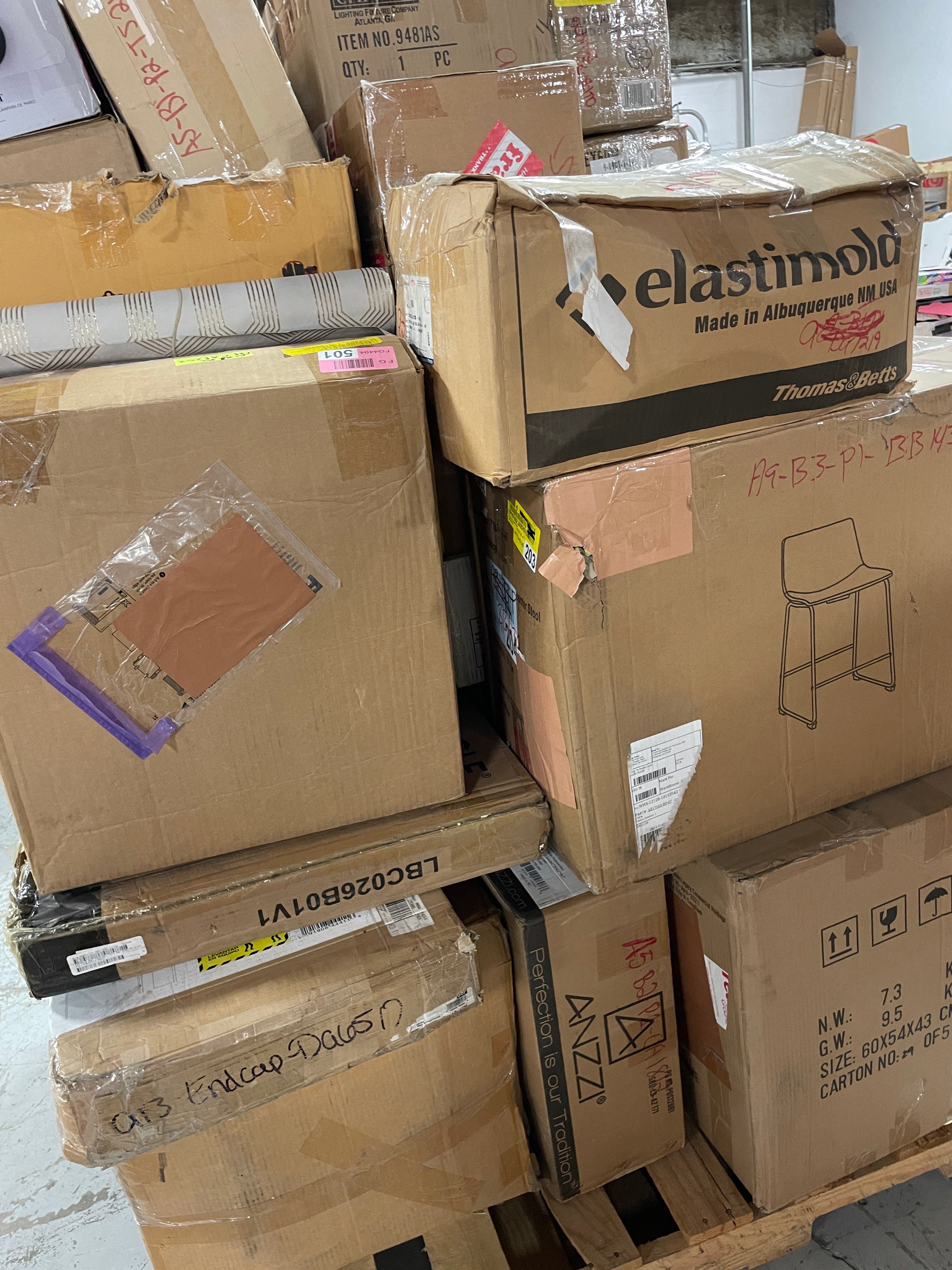 1 pallet of mixed chairs, stools, lighting, home decor, mixed goods