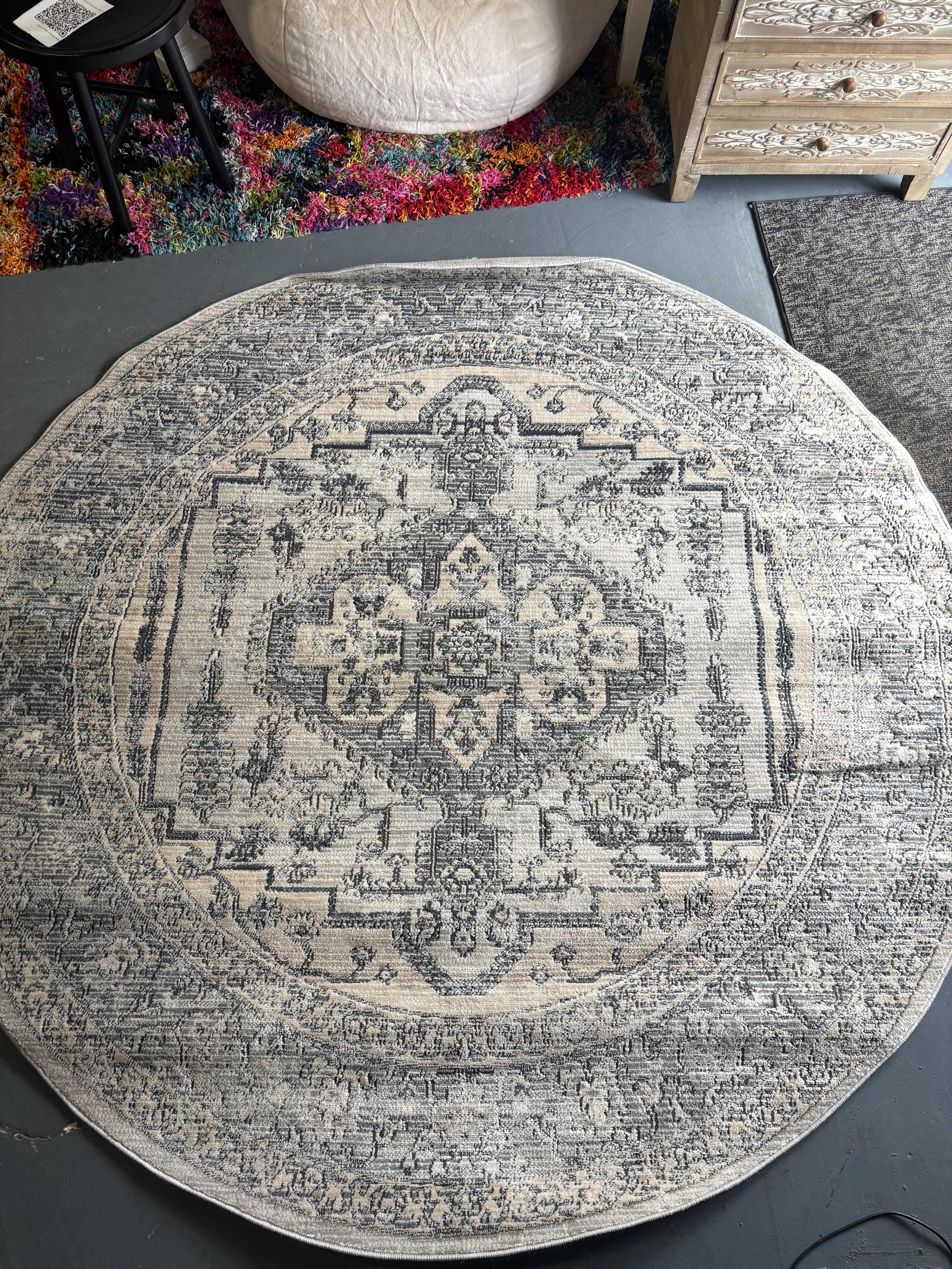 6'7" Oregon Round Area Rug - Light Blue/Ivory SHOWROOM ITEM