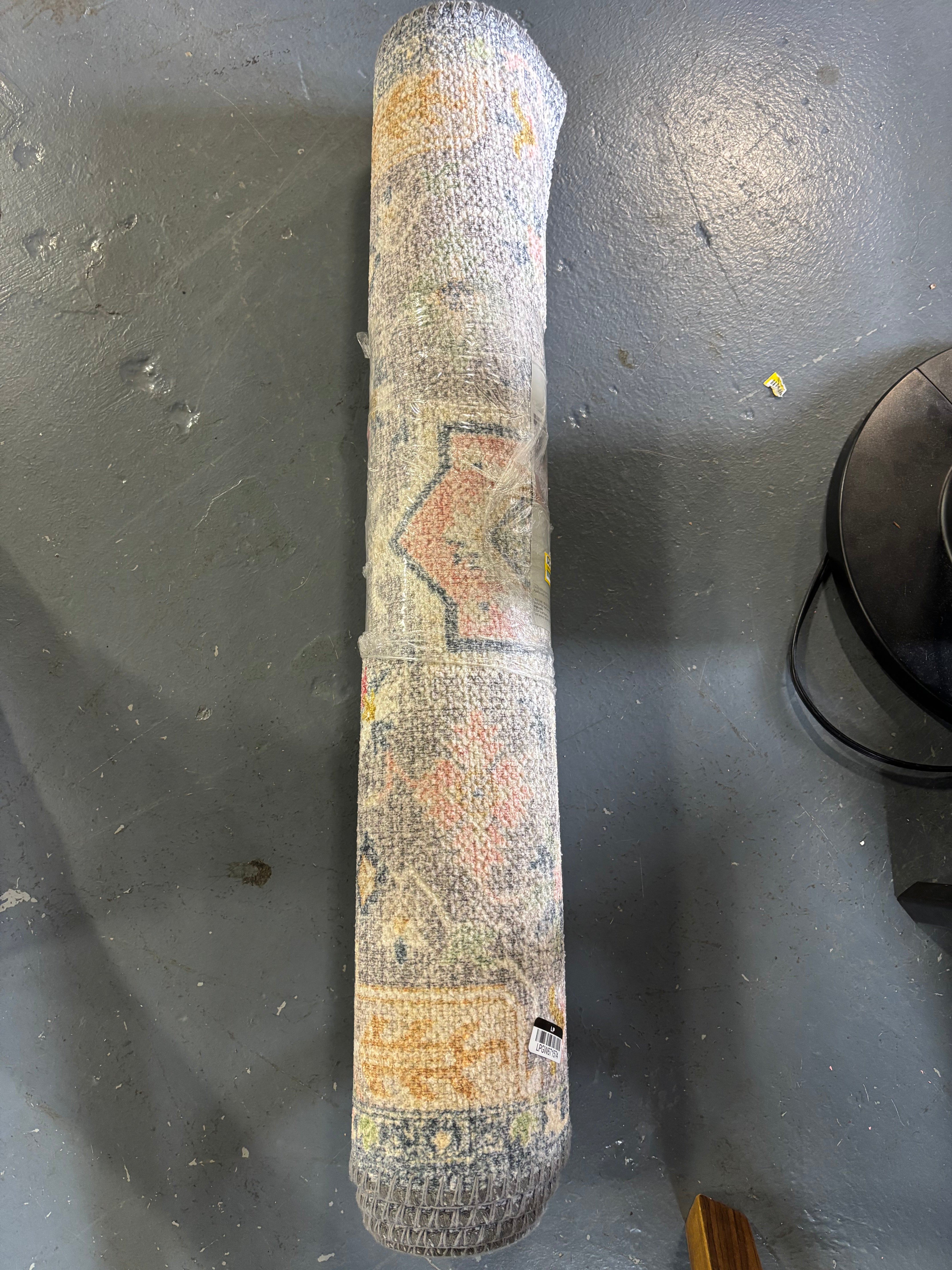 2'4" x 7' Washable Printed Accent Rug SHOWROOM ITEM