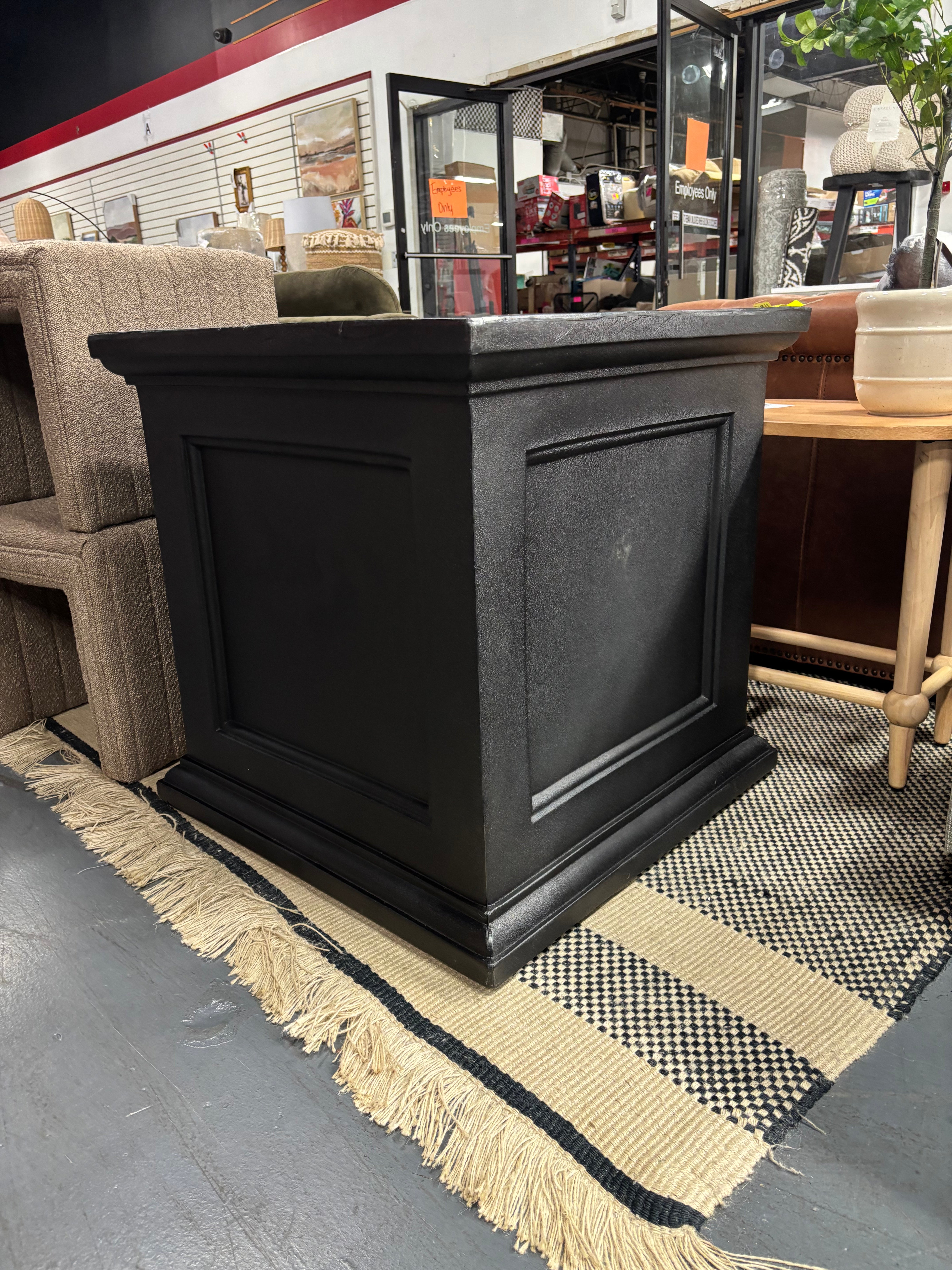 28" x 28" Anastasiya Planter Box SHOWROOM ITEM