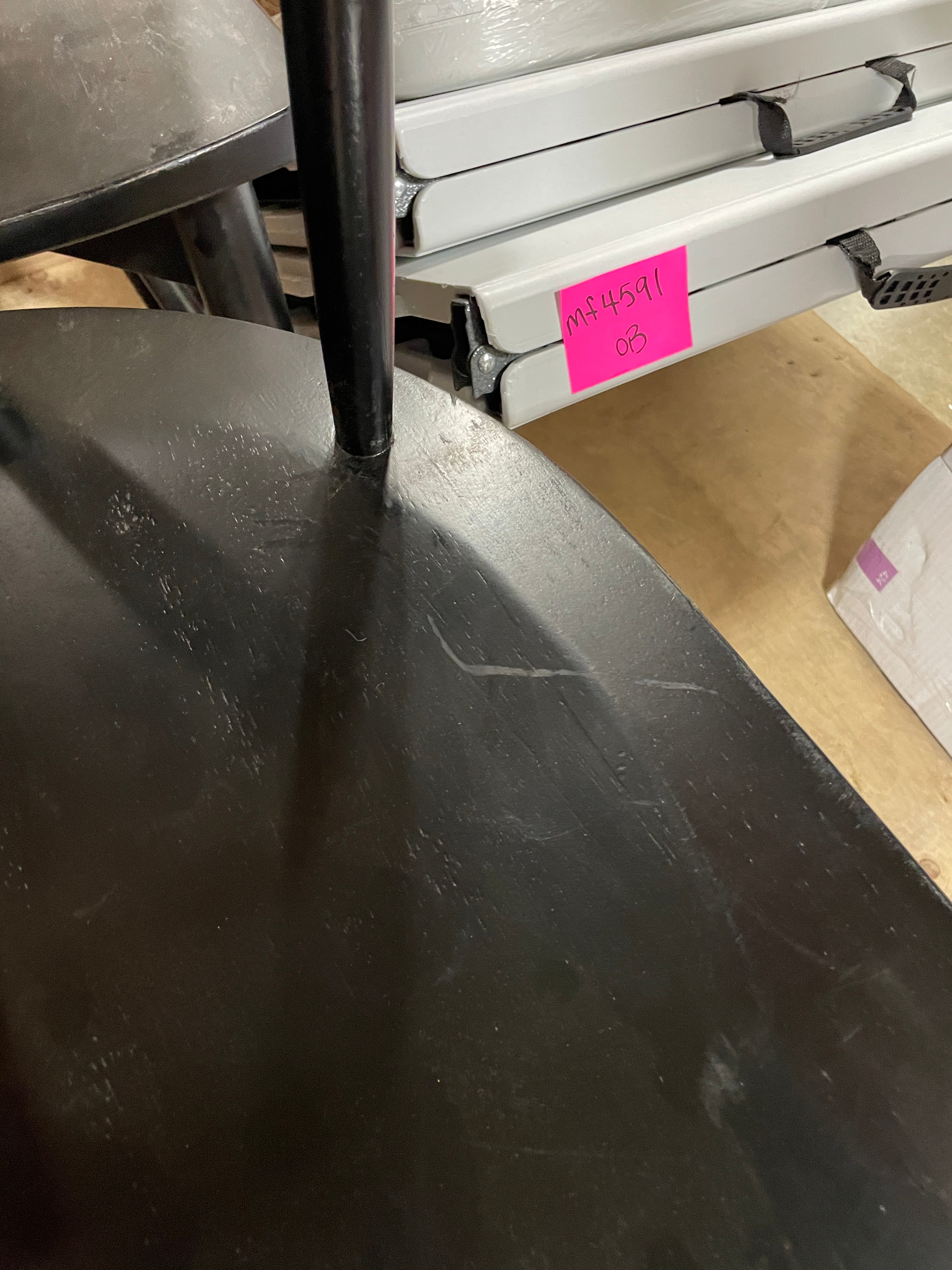 Single Windsor Chair Rubber Wood Dining Chair with Spindle Back