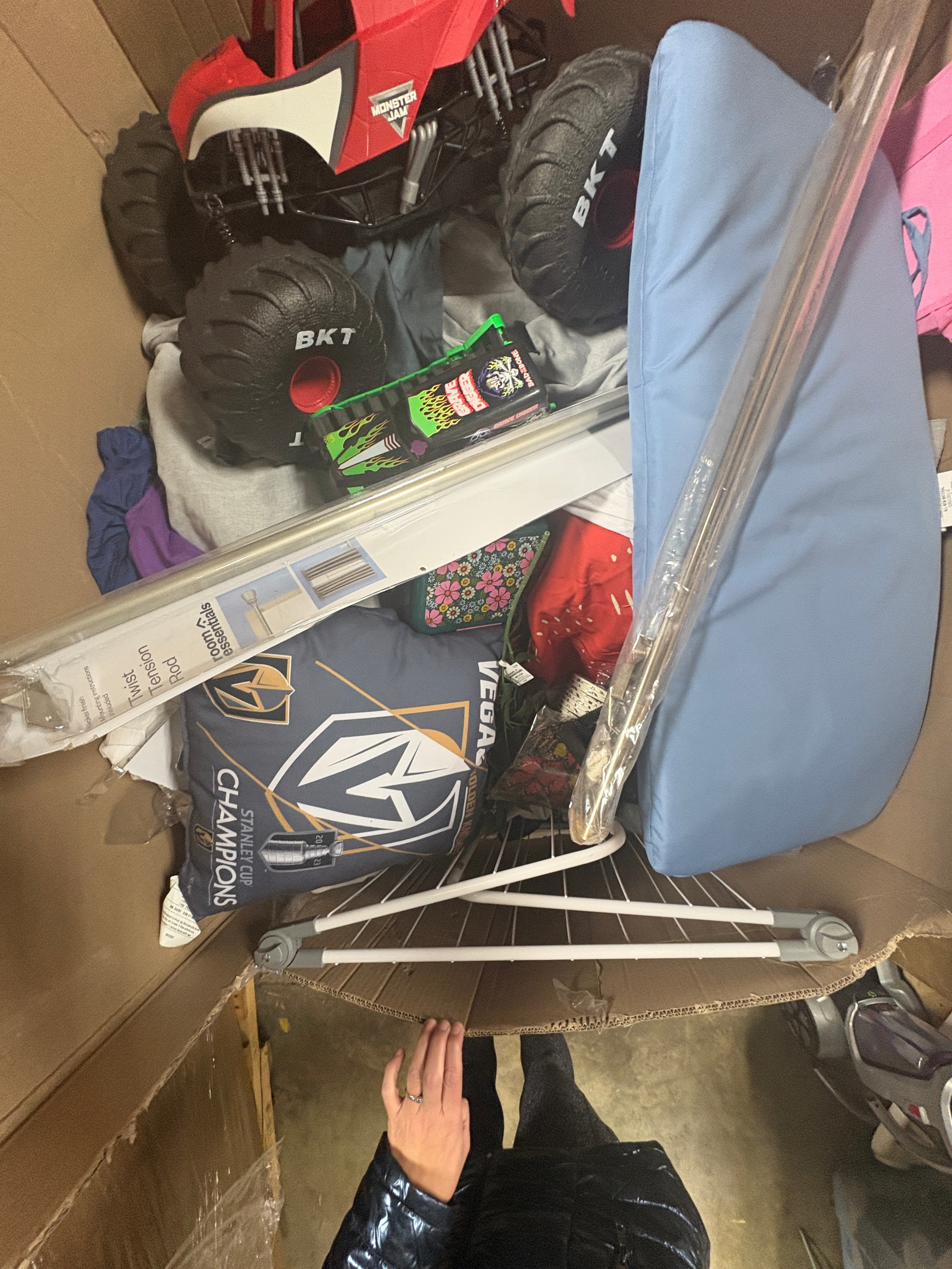 1 1/2 Pallets Unmanifested Dollar Items