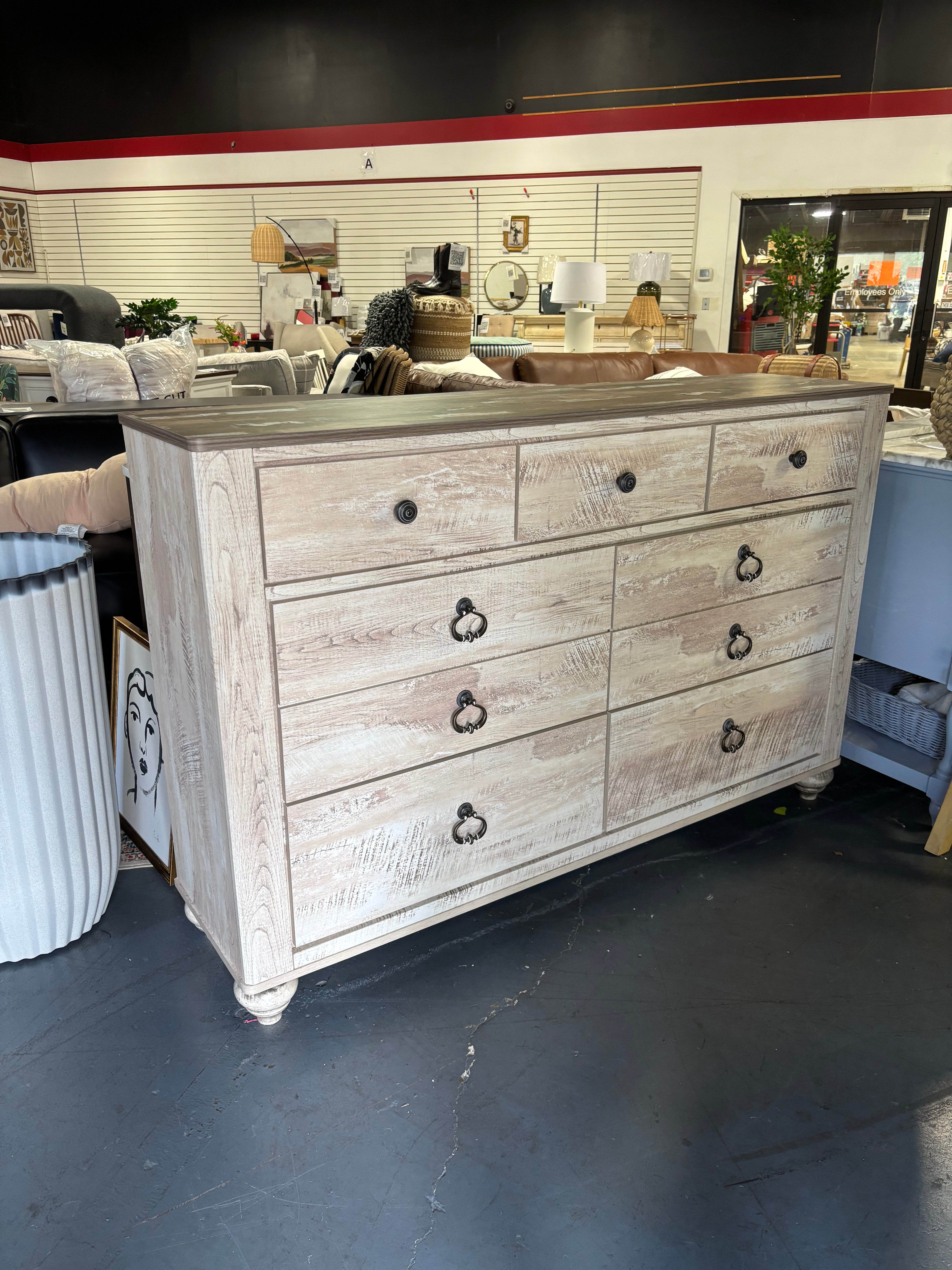 63.25'' W Amareona 7 - Drawer Dresser SHOWROOM ITEM