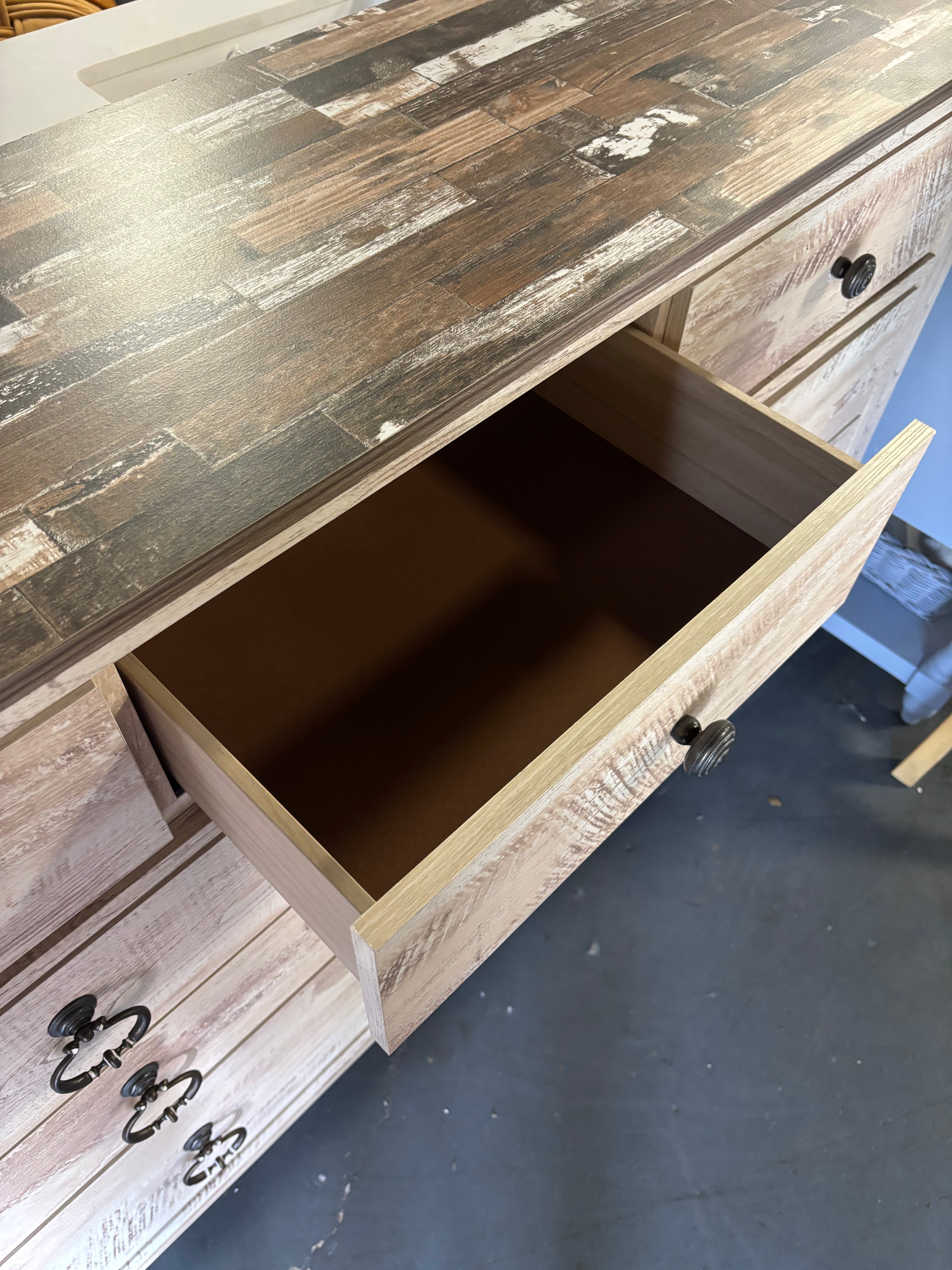 63.25'' W Amareona 7 - Drawer Dresser SHOWROOM ITEM