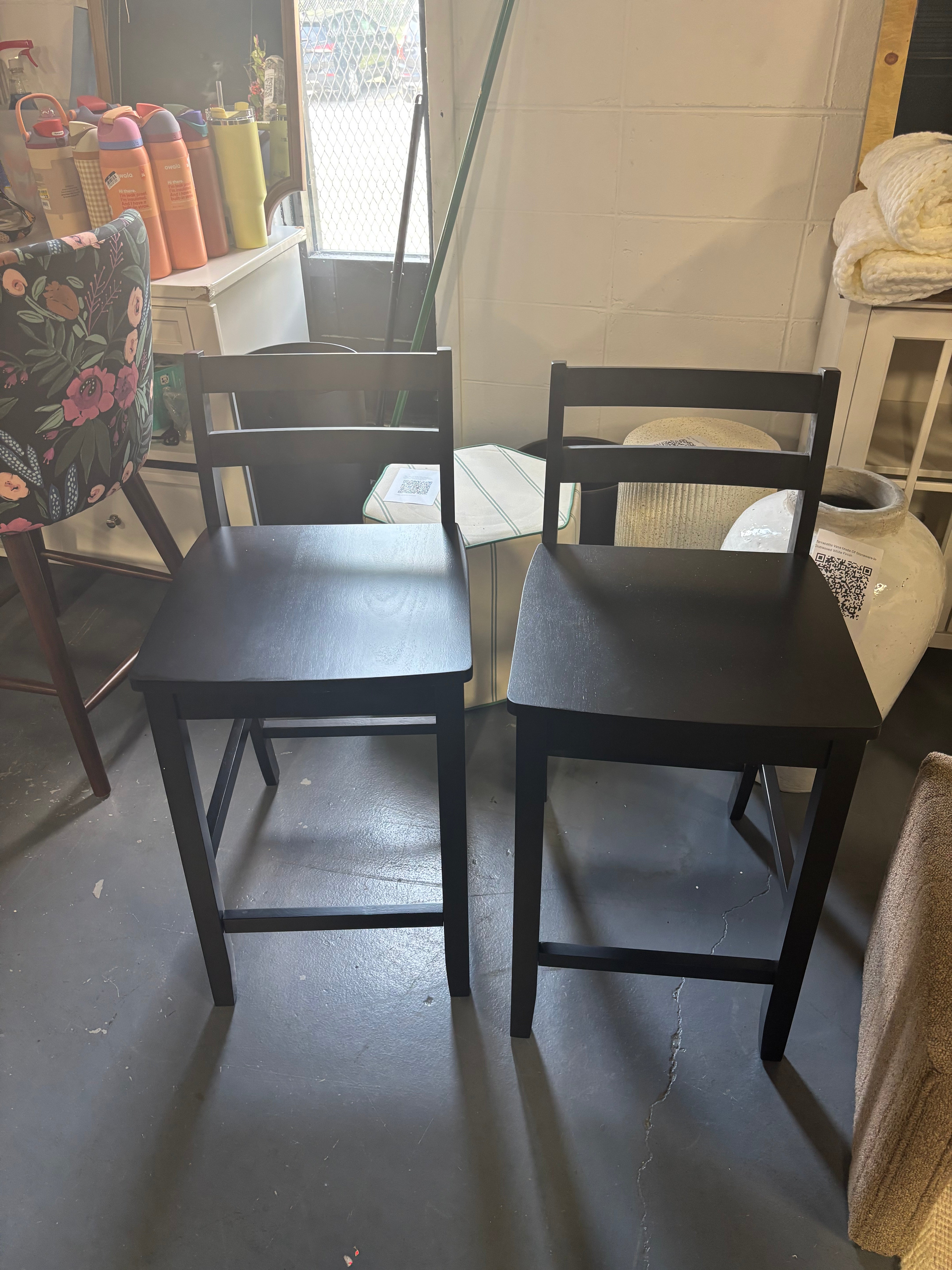 (Set of 2) Costway 24" Wooden Bar Stools with Ergonomic Backrest - Black SHOWROOM ITEM