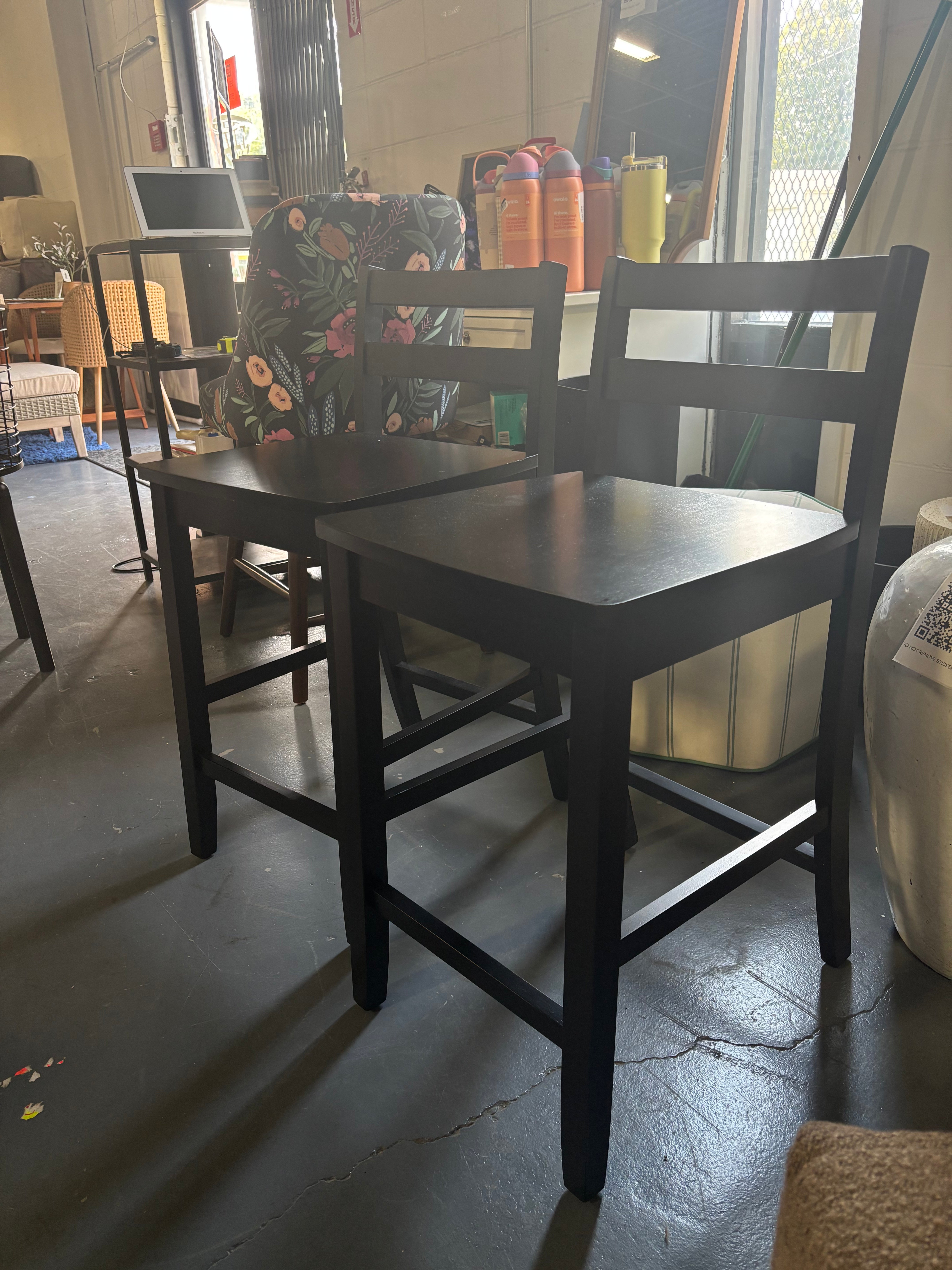 (Set of 2) Costway 24" Wooden Bar Stools with Ergonomic Backrest - Black SHOWROOM ITEM