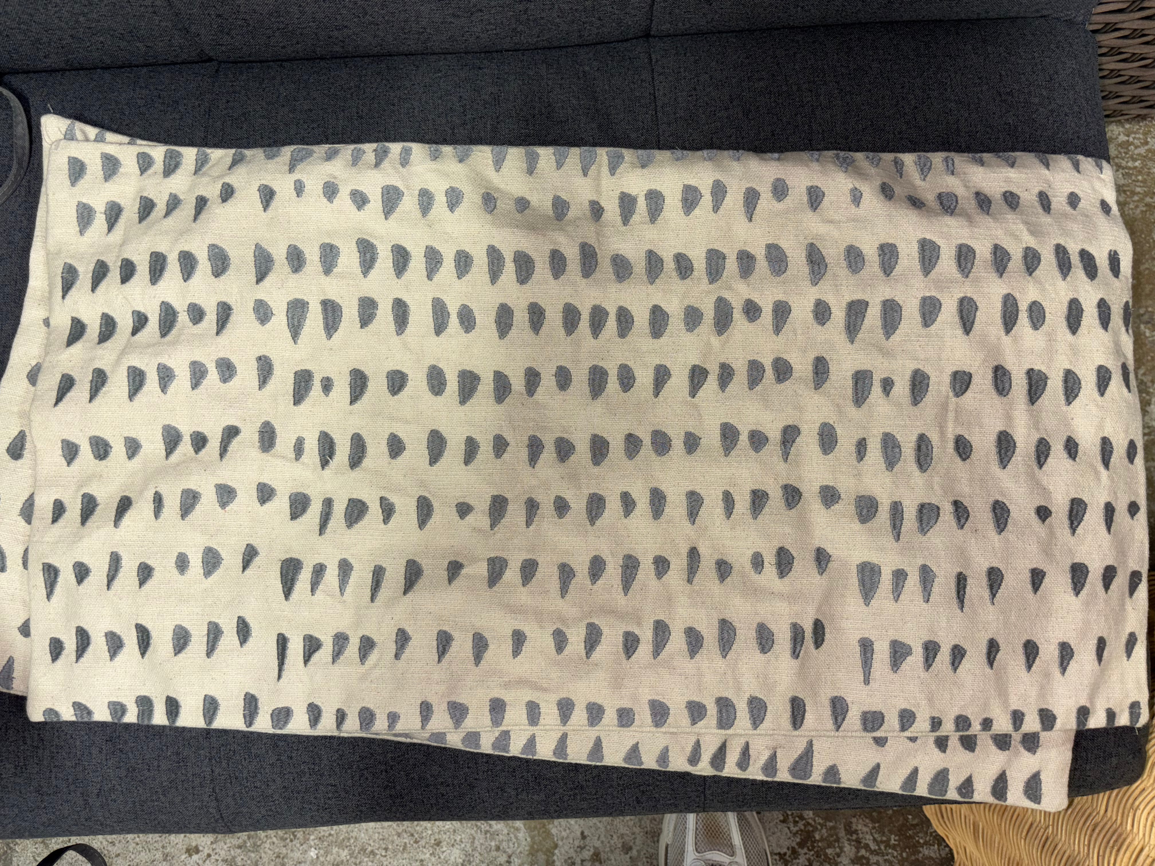 Rizzy Home Gray/Natural 14"X26" Animal Skin Woven Pillow Cover SHOWROOM ITEM