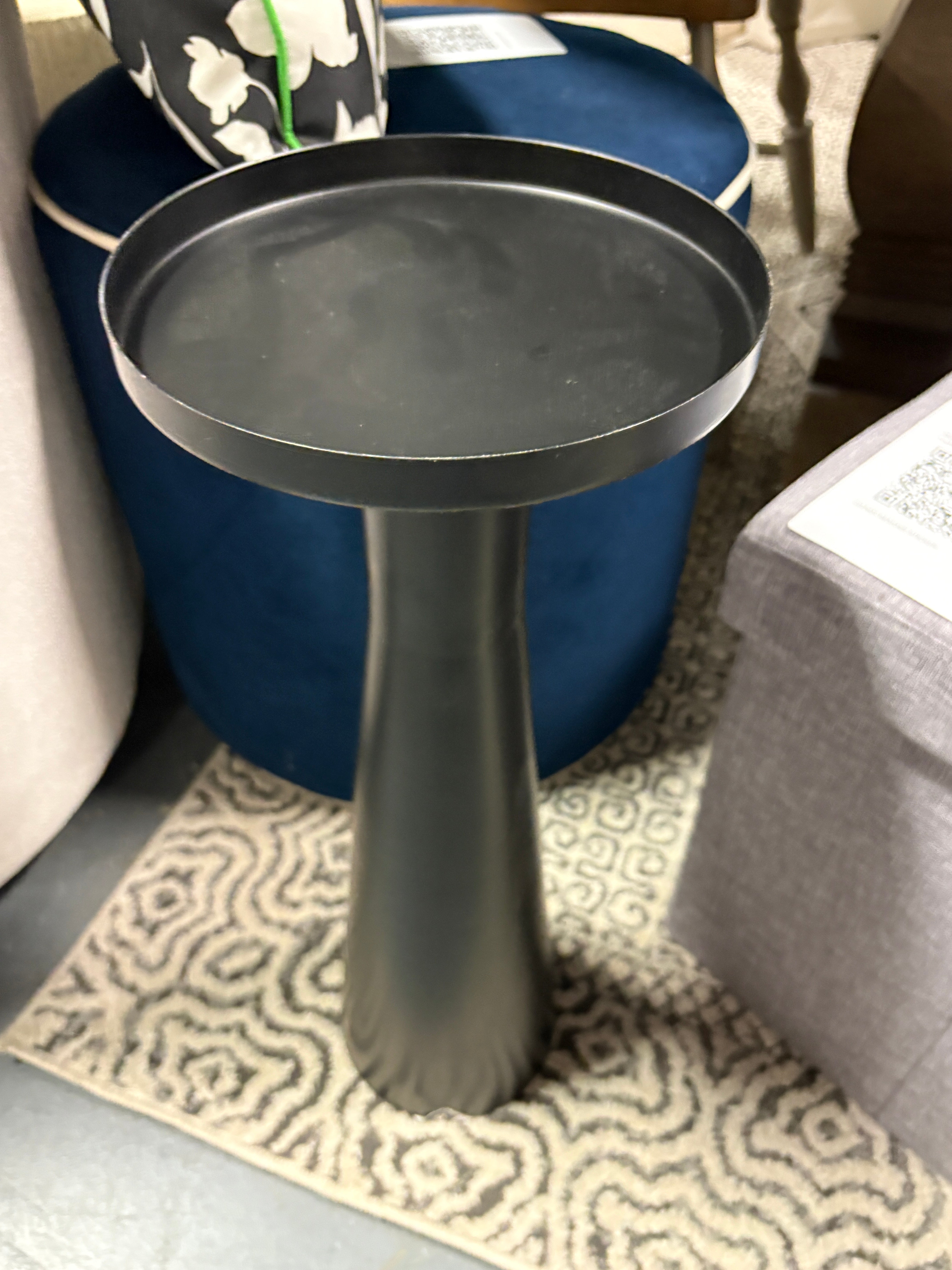 Alester Round Smooth Metal Drink Table Black -SHOWROOM ITEM