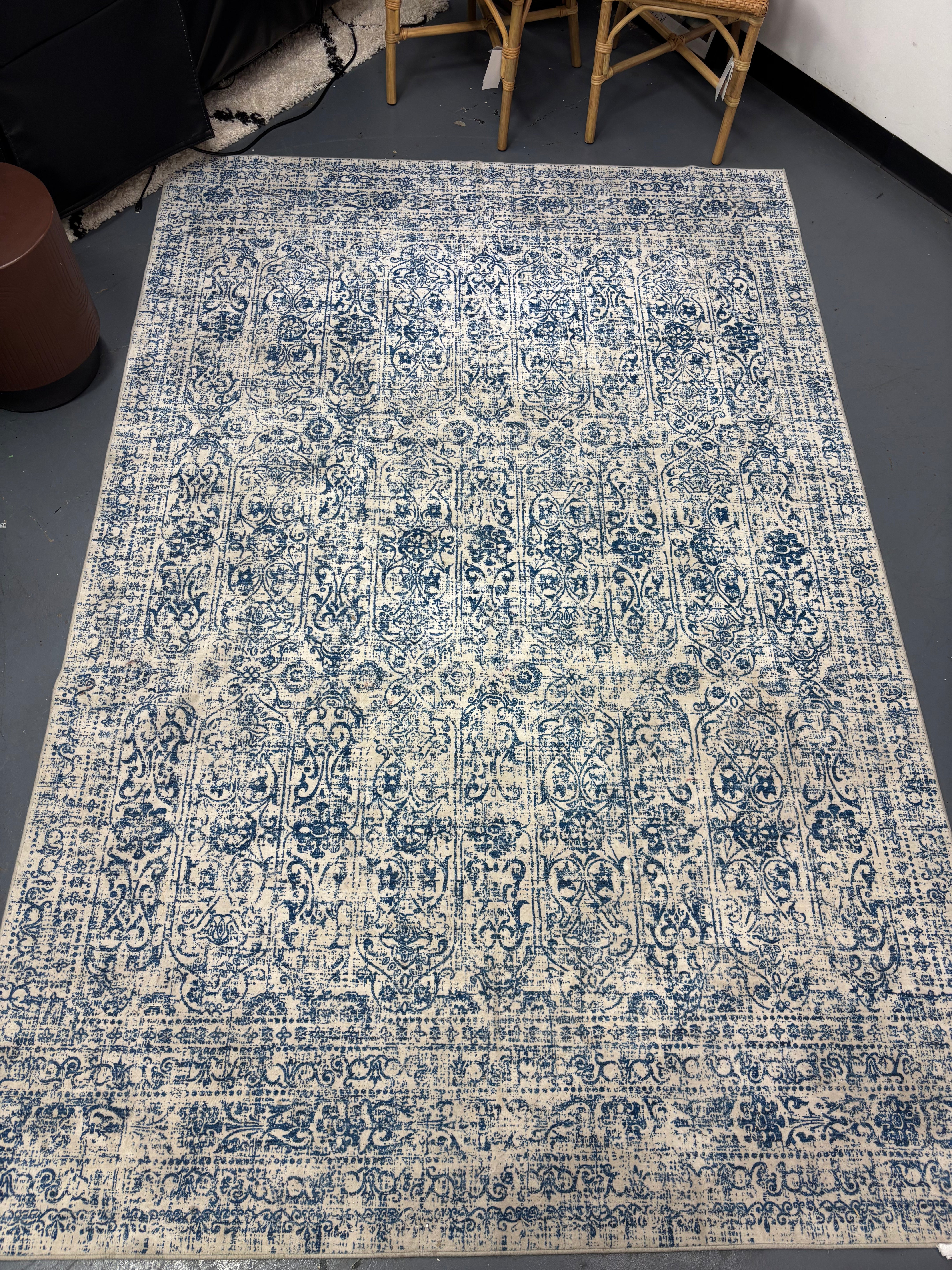 9' x 6' Floor Model - Blue/White SHOWROOM ITEM