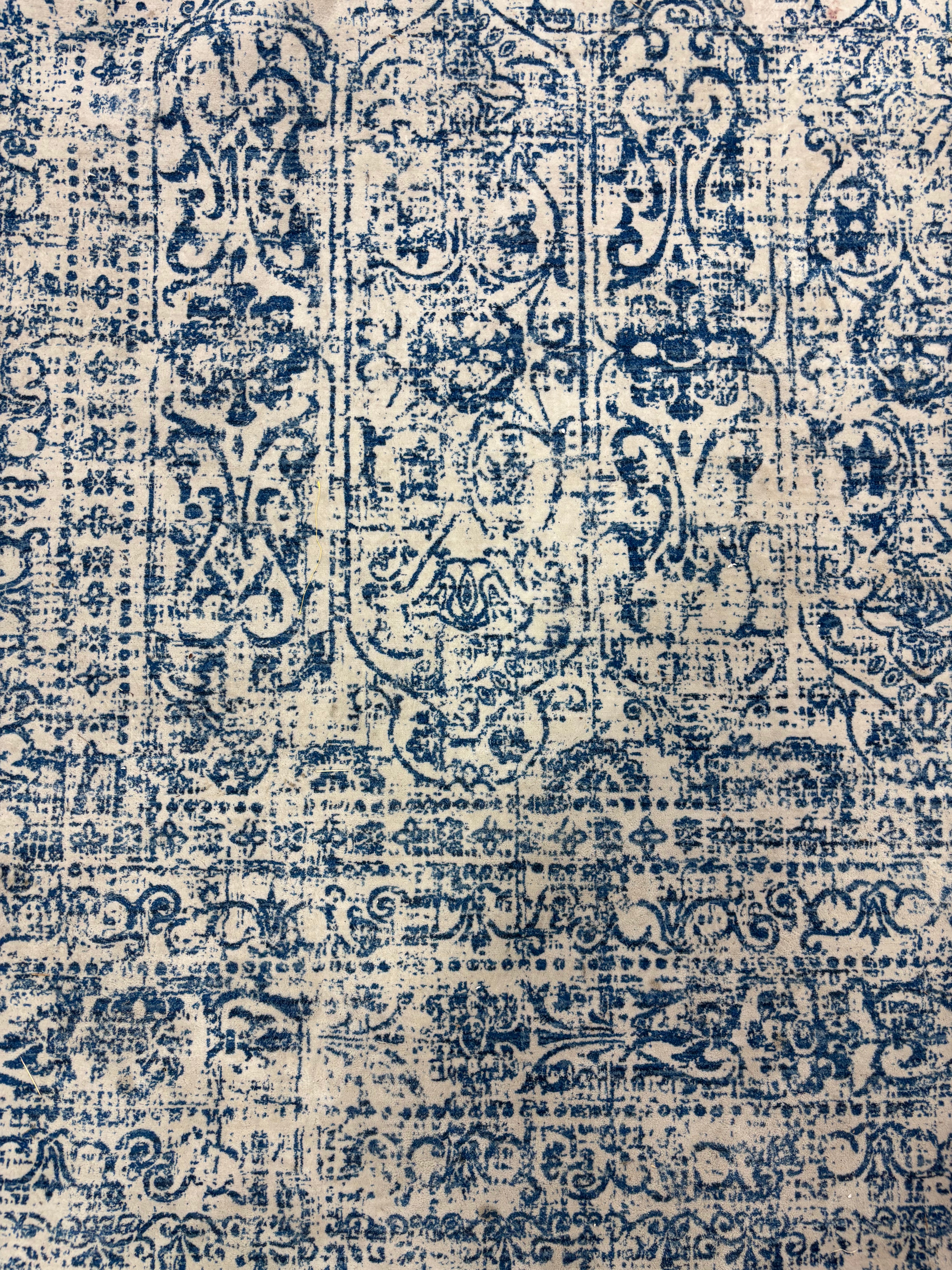 9' x 6' Floor Model - Blue/White SHOWROOM ITEM