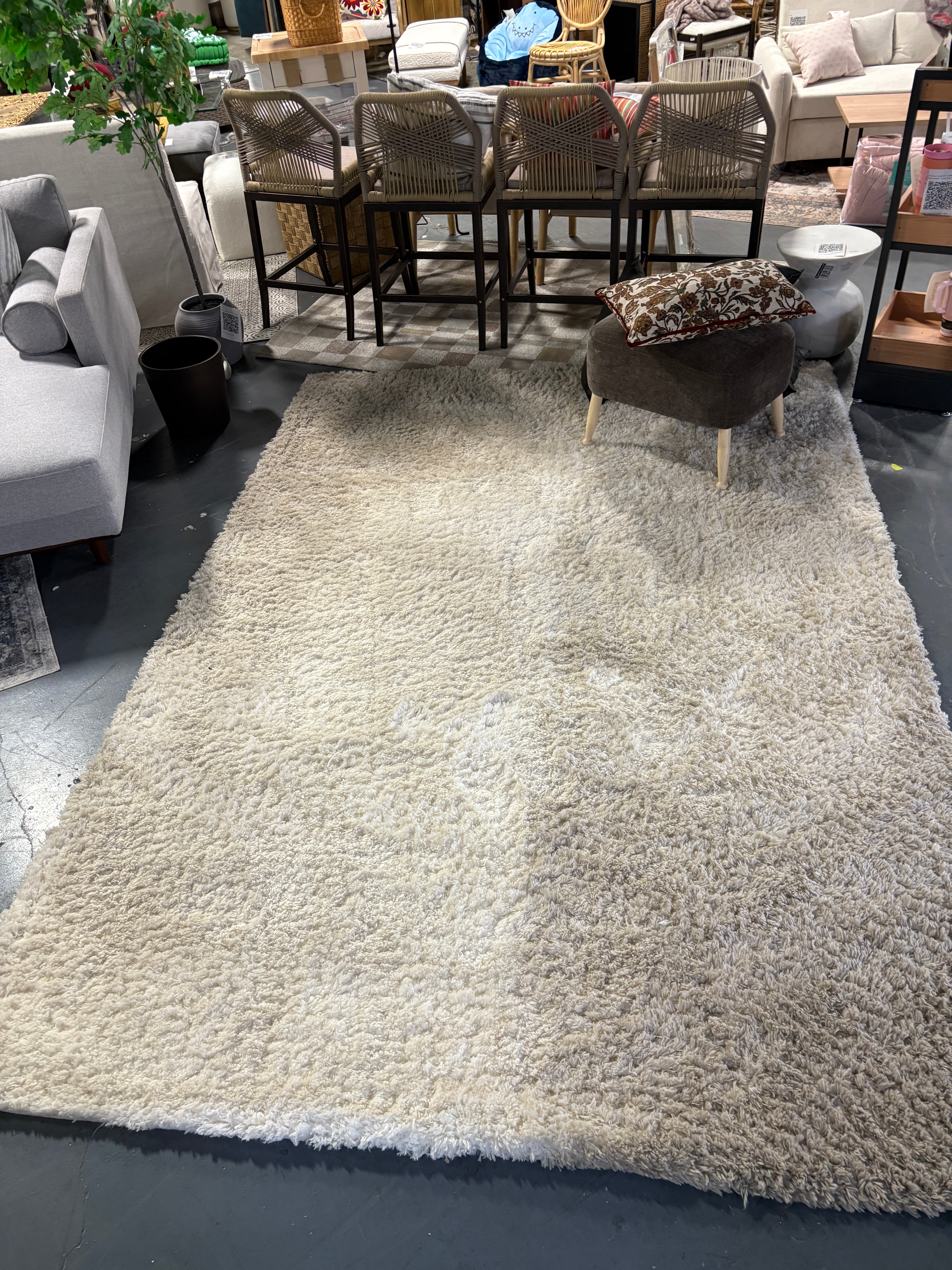 Shag Floor Model Area Rug, apprx 8x10