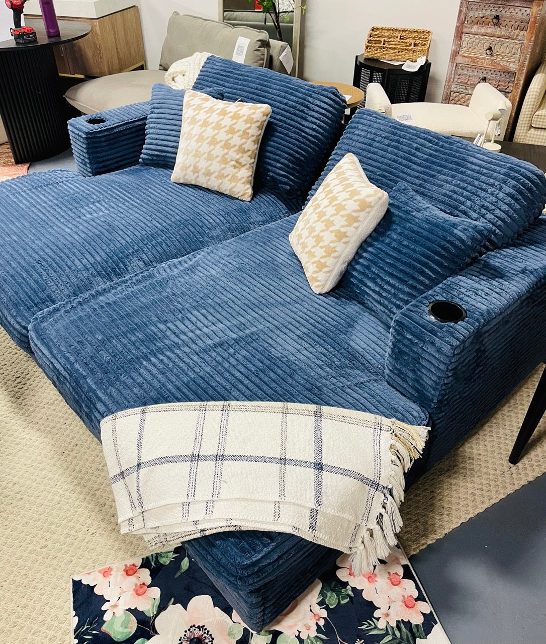 86.5" W Oversized Loveseat Sofa Chaise Daybed SHOWROOM ITEM