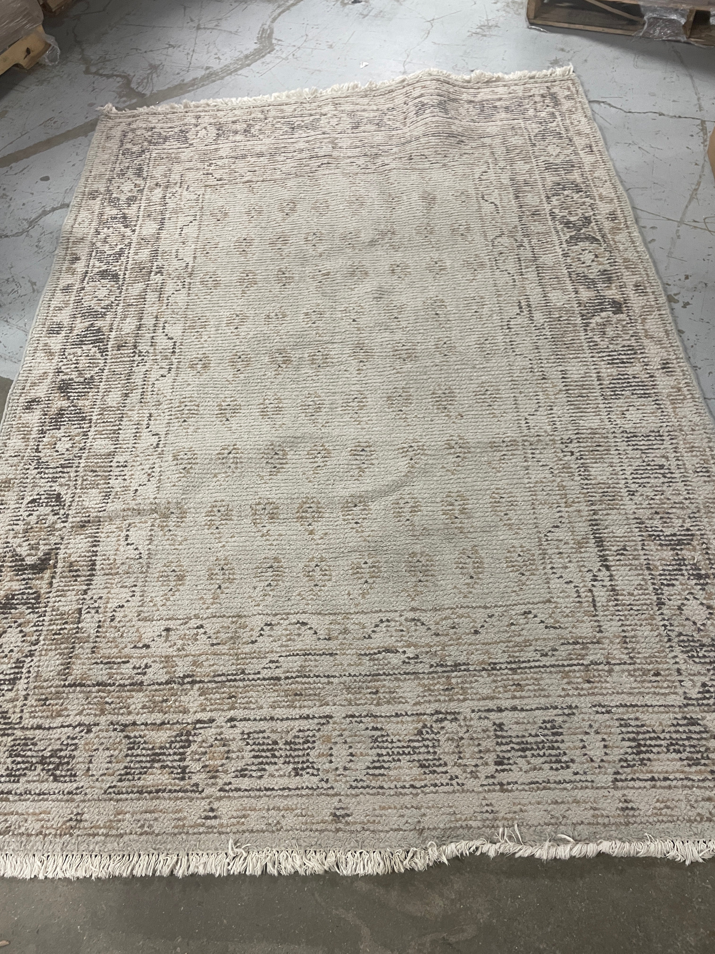 5 x 7 Power Loomed Distressed Rug
