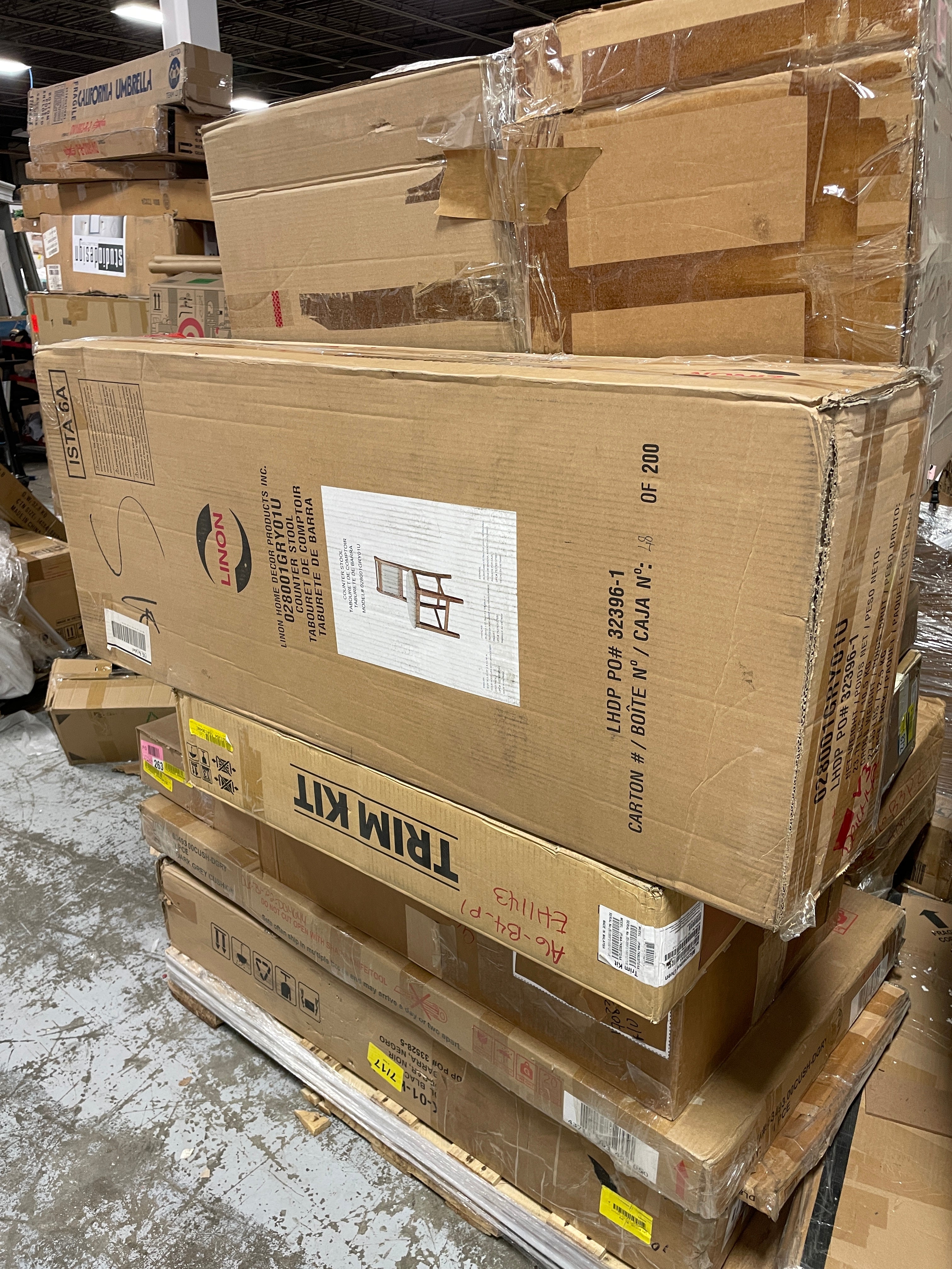1 pallet of mixed barstools, lighting, home decor, mixed goods