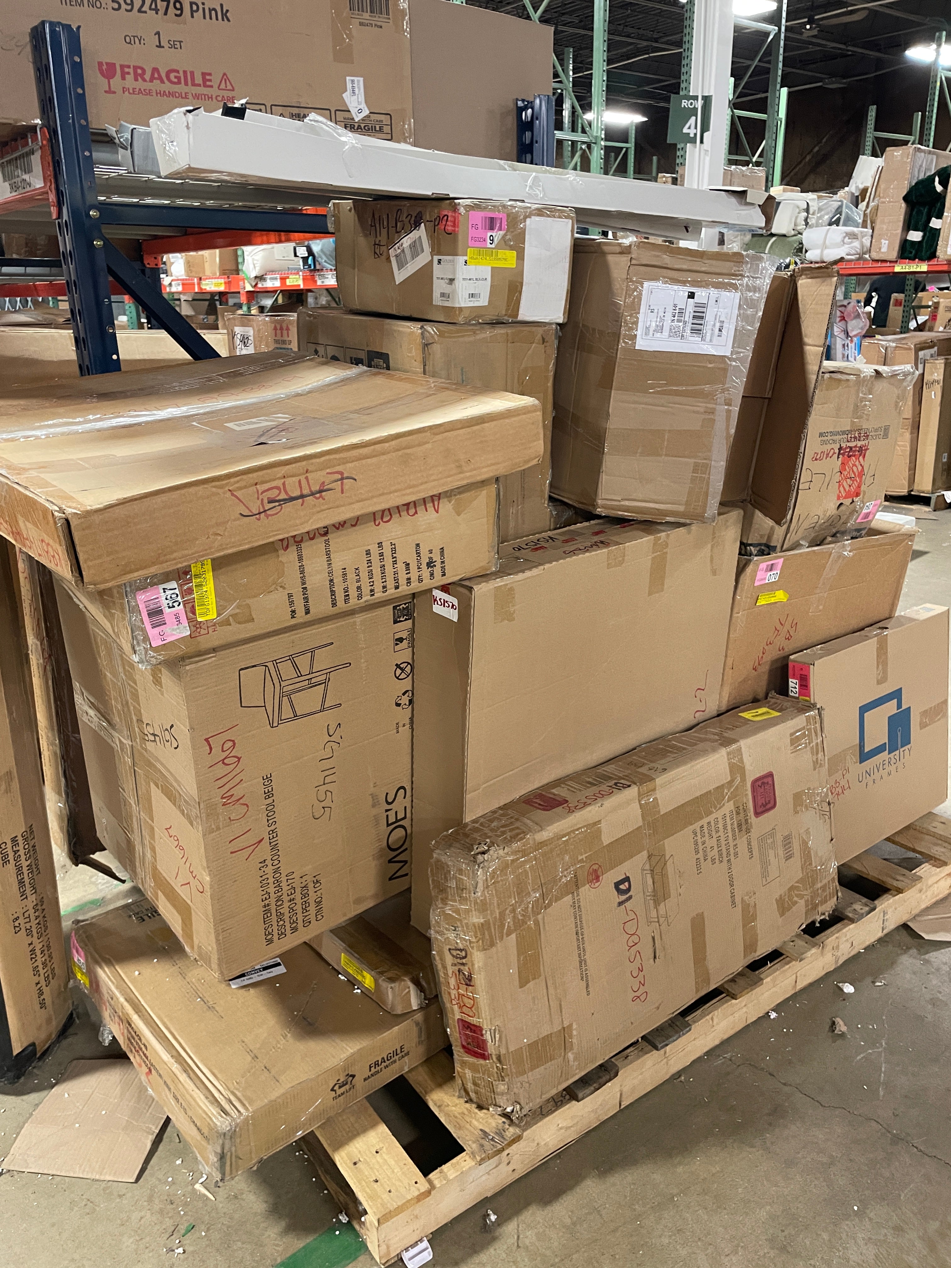 1 pallet of mixed desks, headboards, stool, lighting, mixed home decor