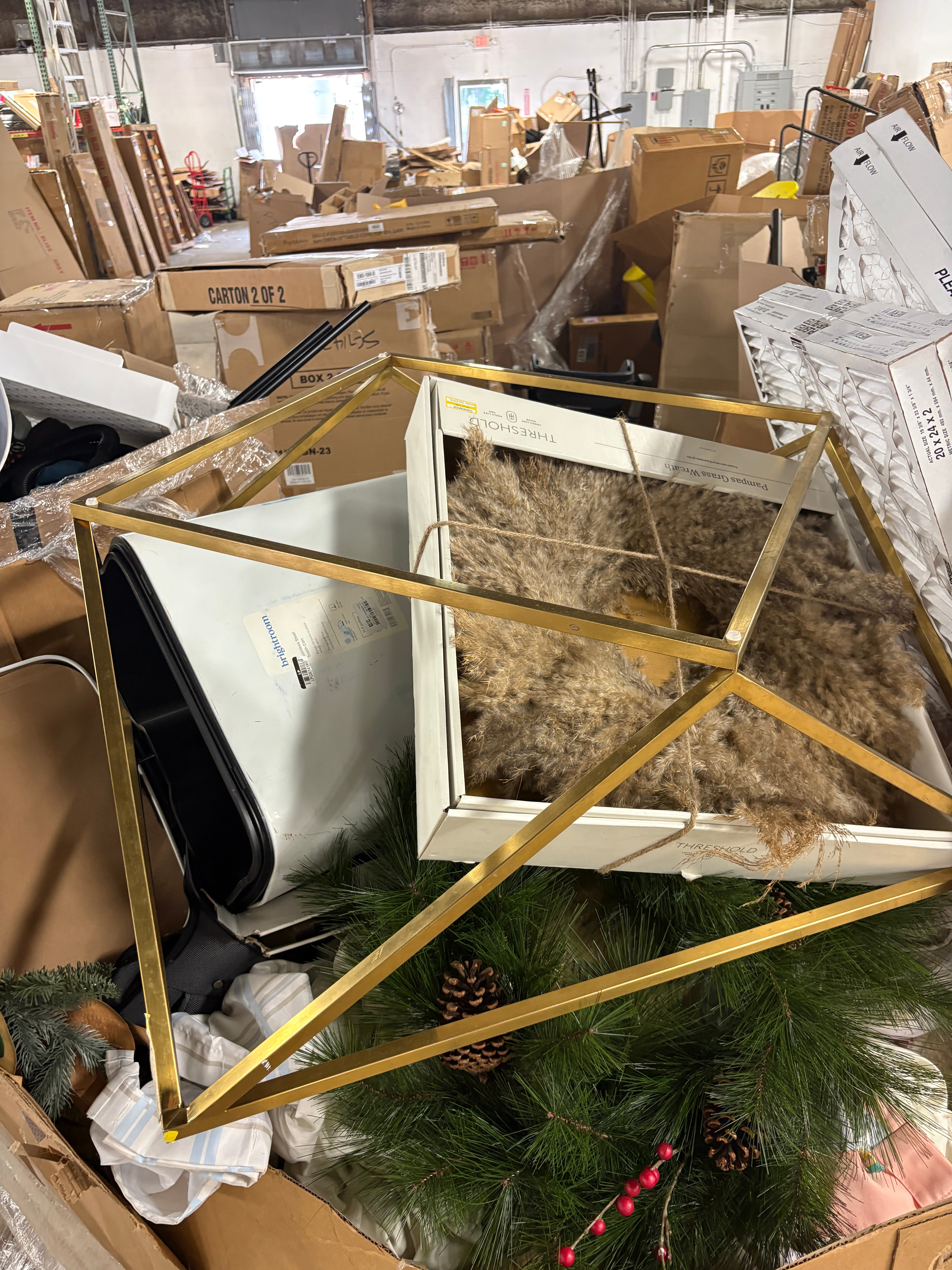 1 Pallets Unmanifested Dollar Items