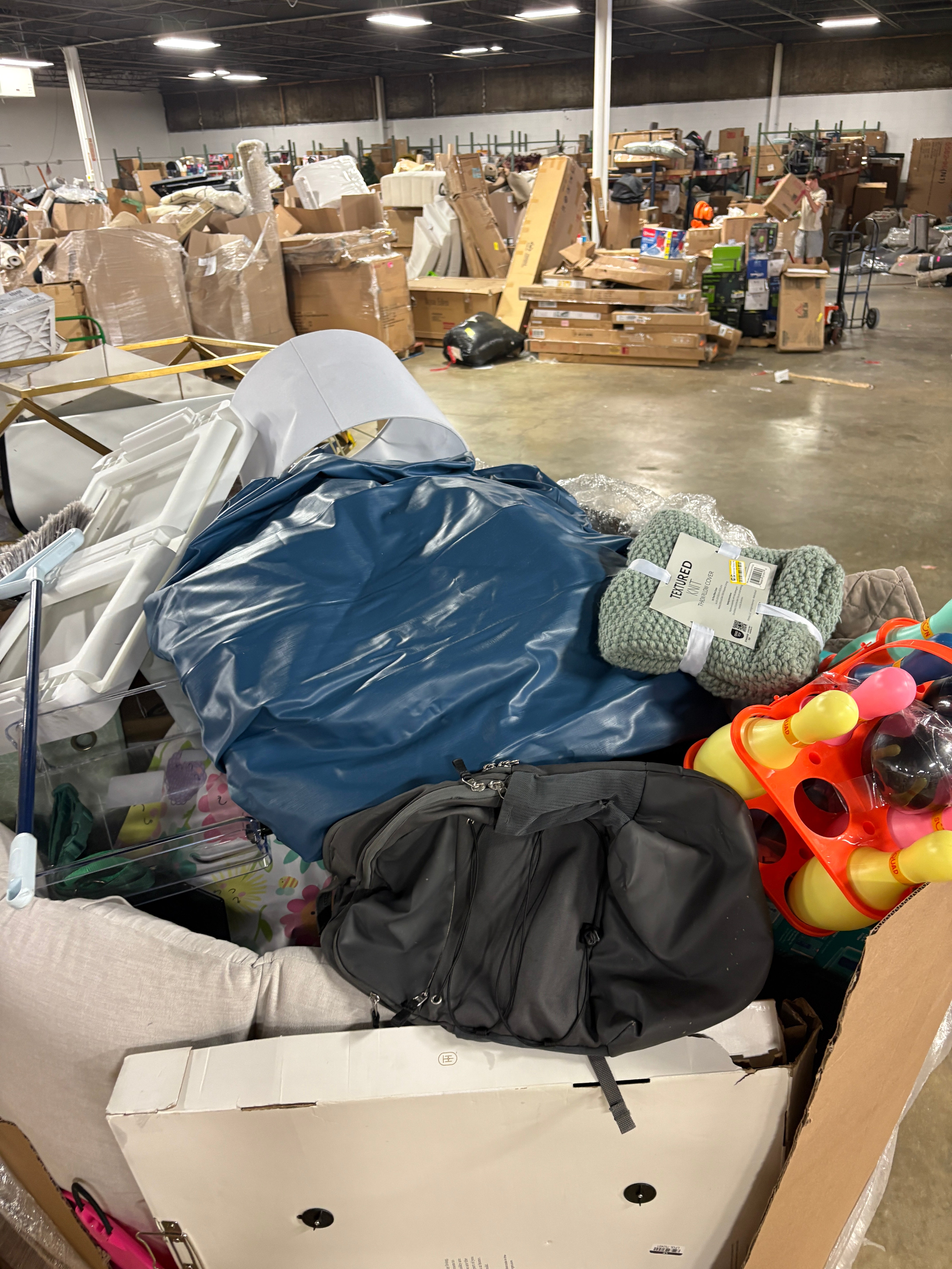 1 Pallets Unmanifested Dollar Items