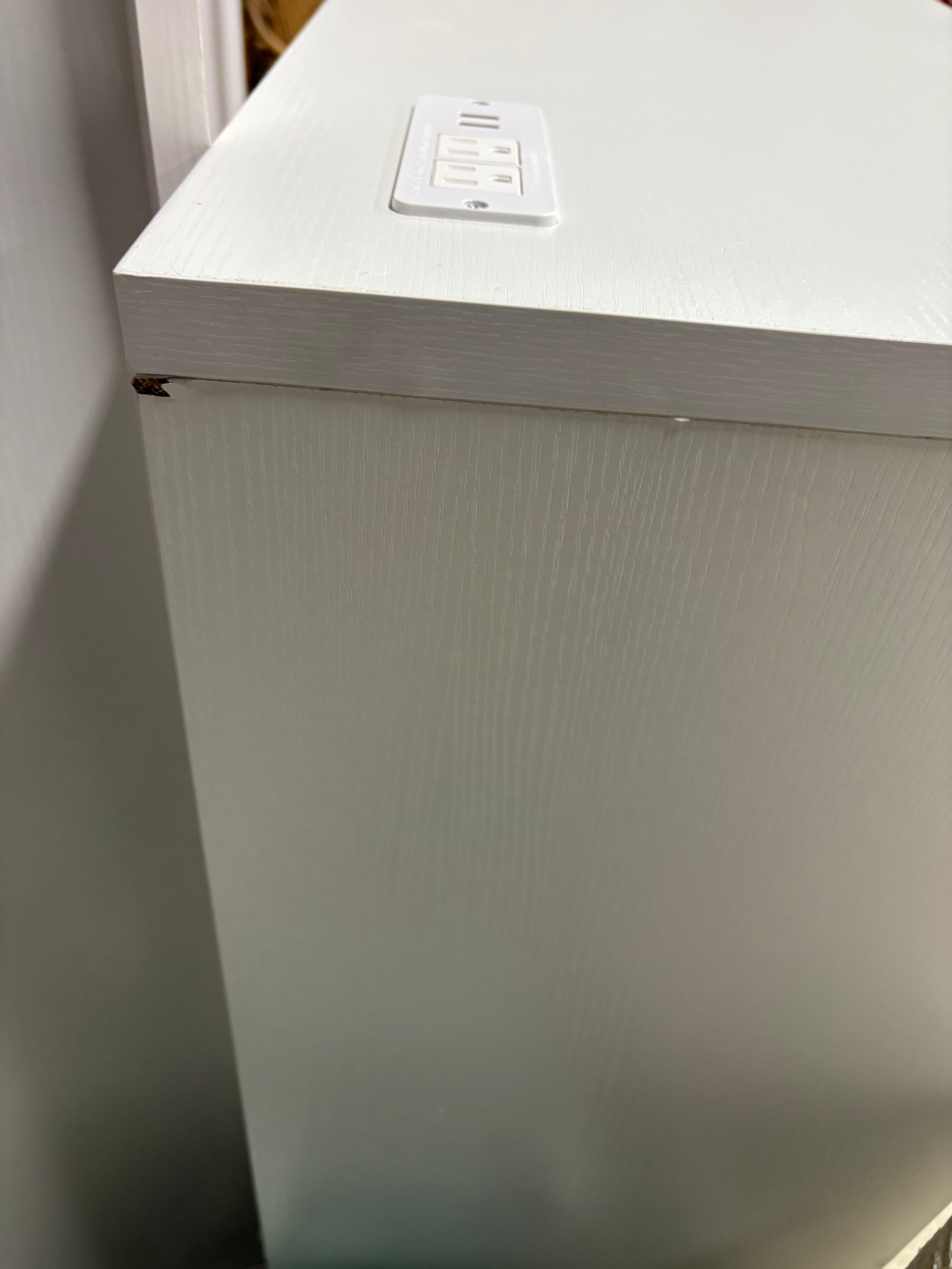 5 Drawer Rattan Dresser For Bedroom, 47.27” Tall Dresser With Power Outlets SHOWROOM ITEM