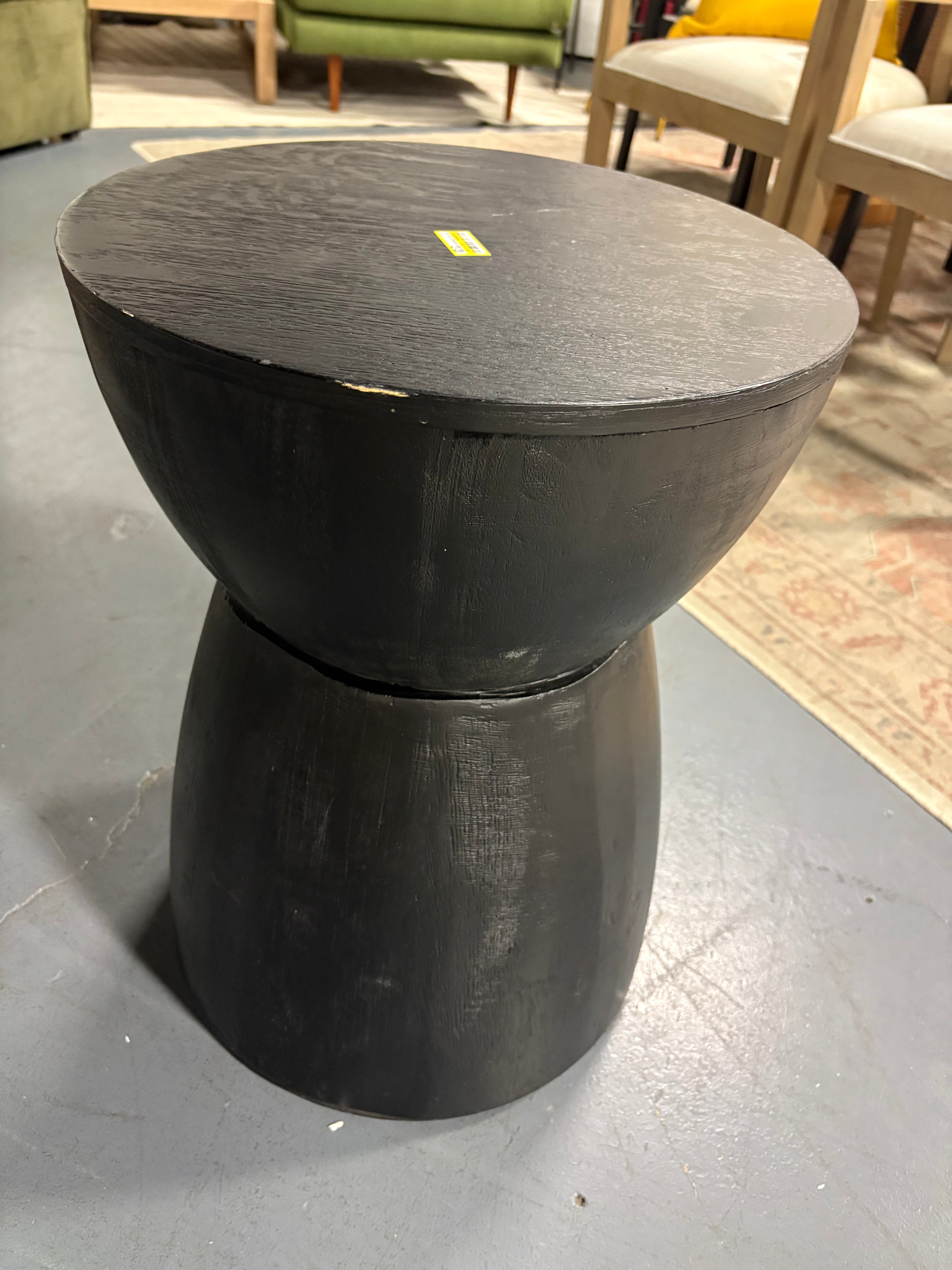 Prism accent table SHOWROOM ITEM