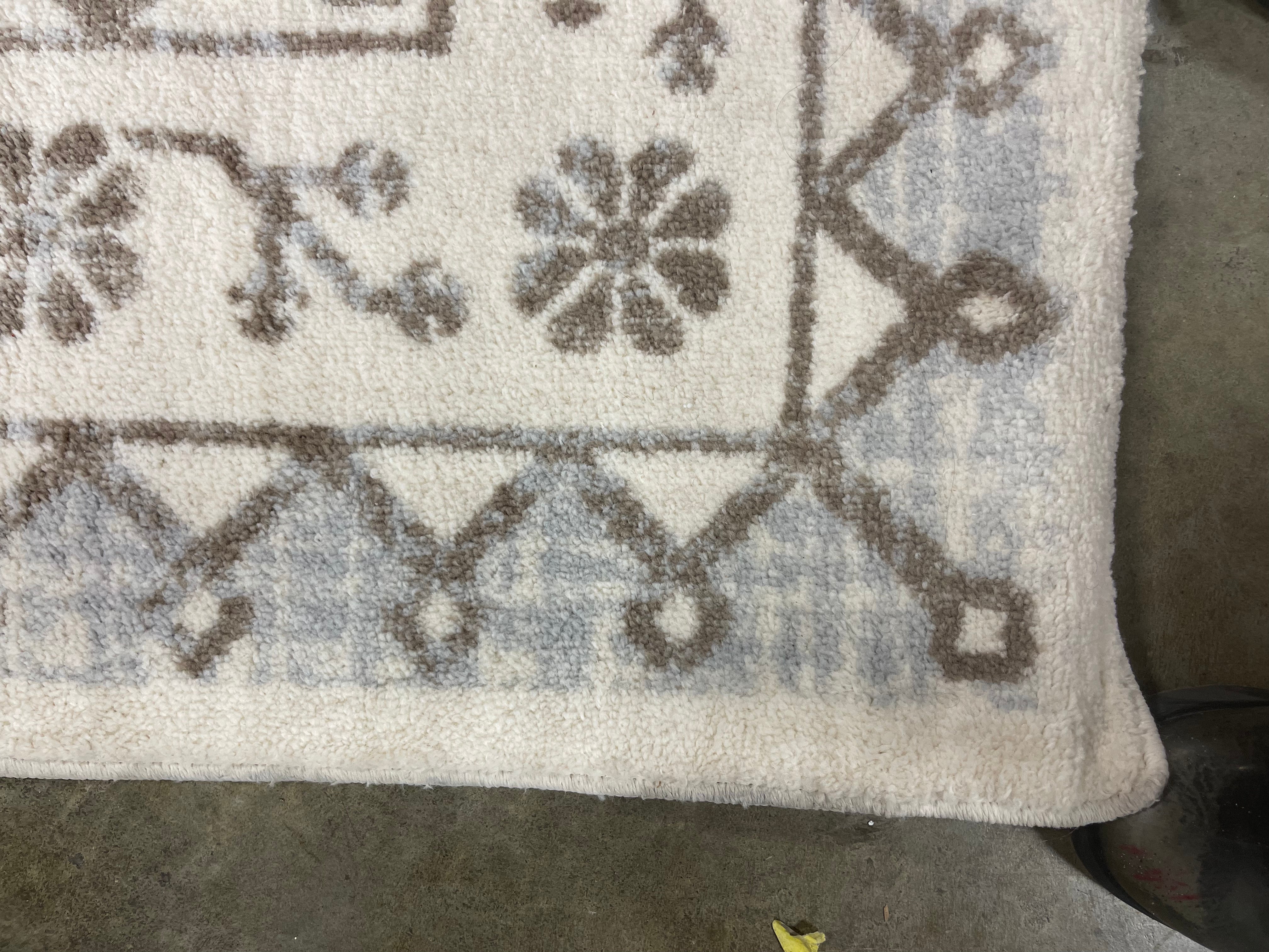 Distressed Persian Accent Rug Cream