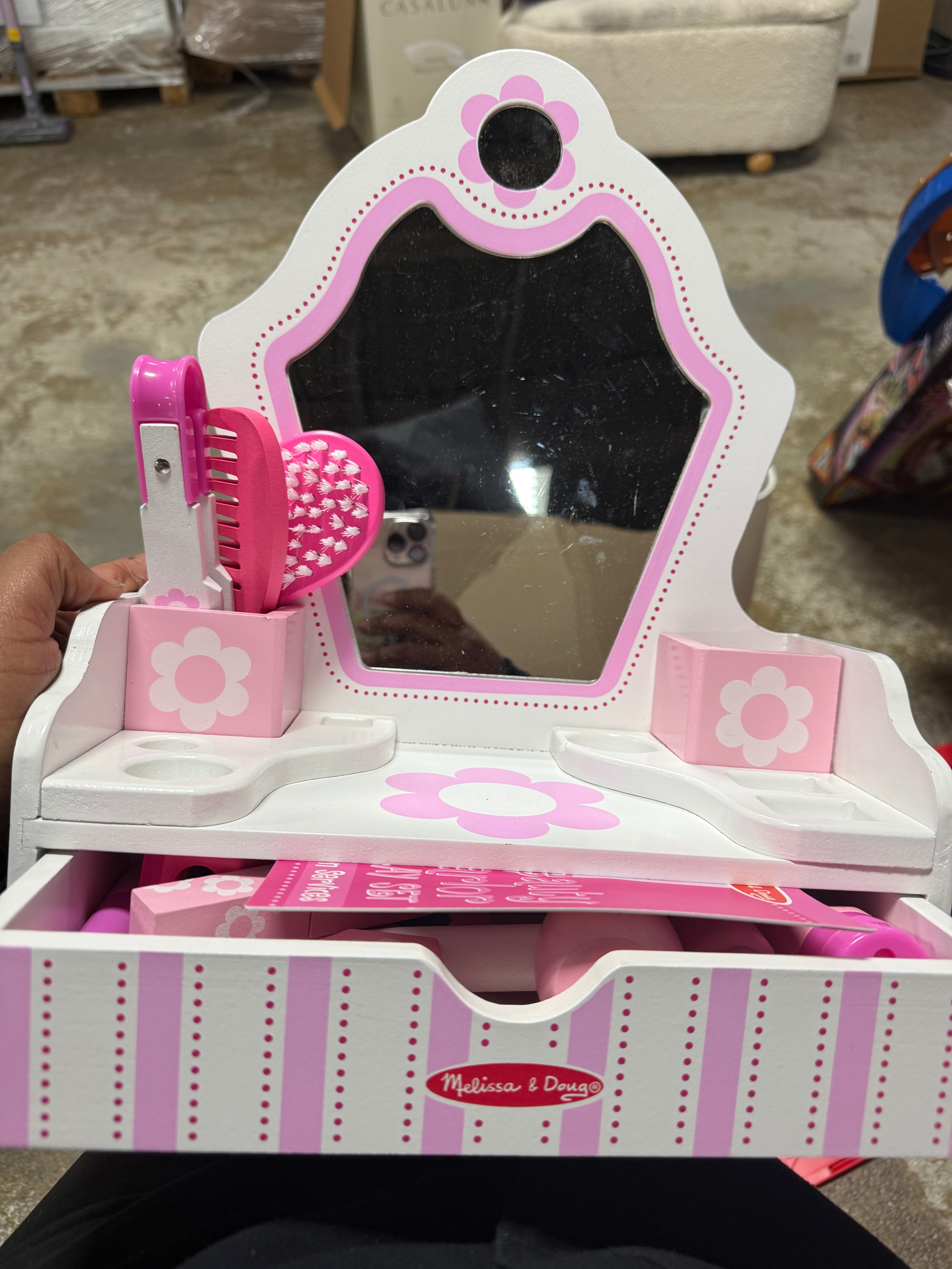 Wooden Beauty Salon Play Set With Vanity and Accessories - 17pc