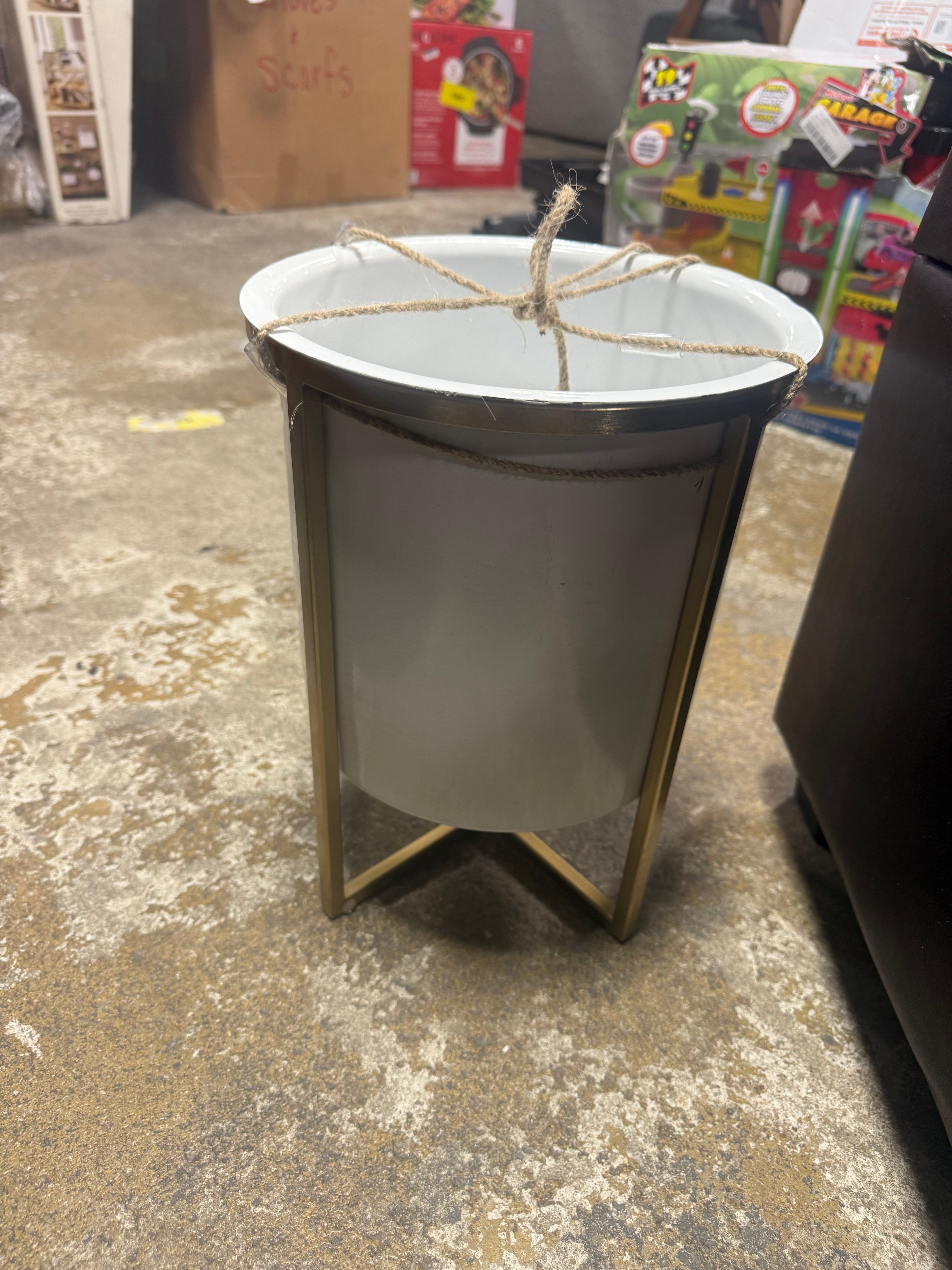 2pc Iron Indoor Outdoor Planter Pot with Stand White/Brass
