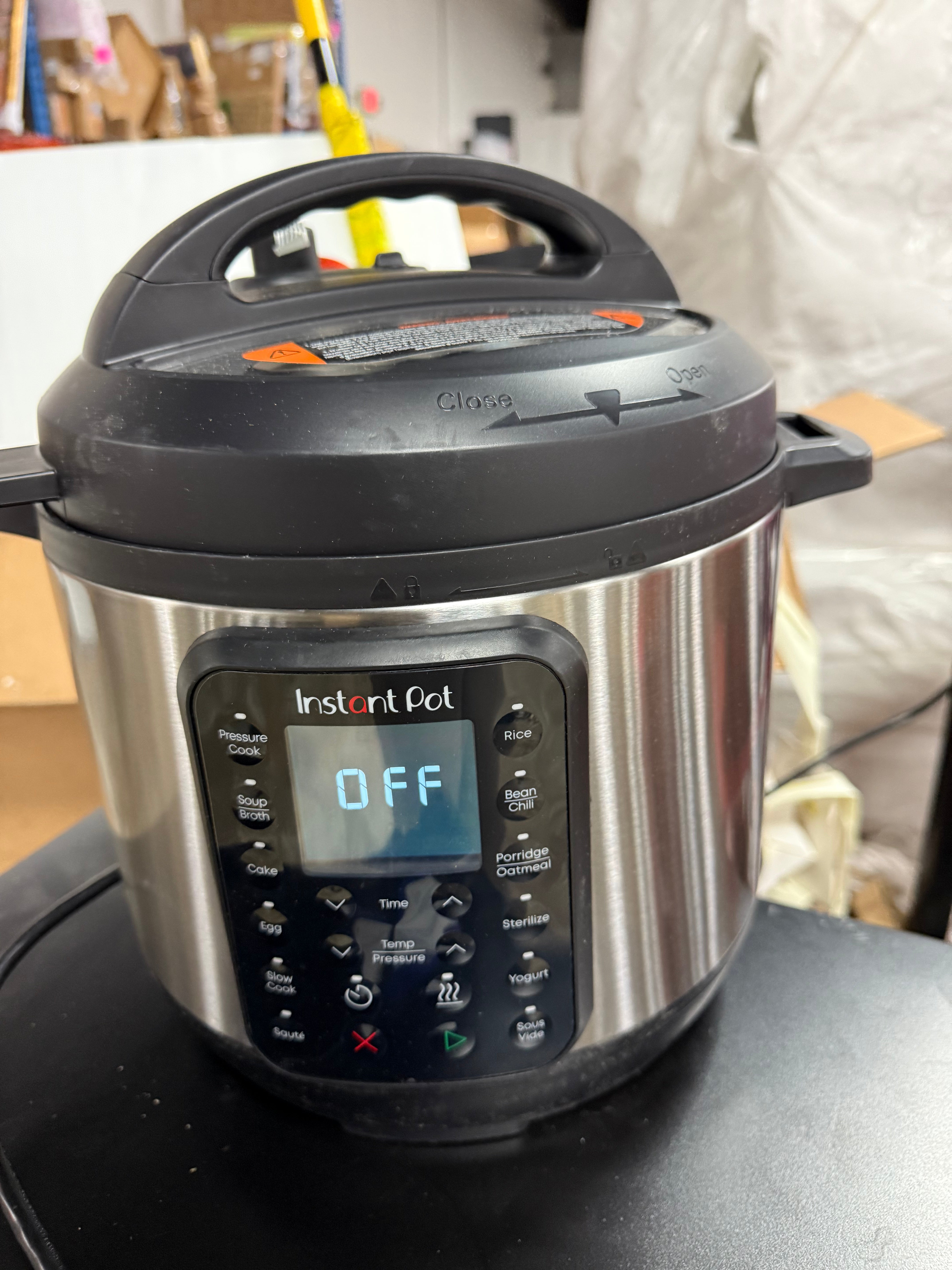Duo Electric Pressure Cooker 7-in-1 with Easy-Release Steam Switch, Slow Cooker, Rice Cooker, Steamer and More