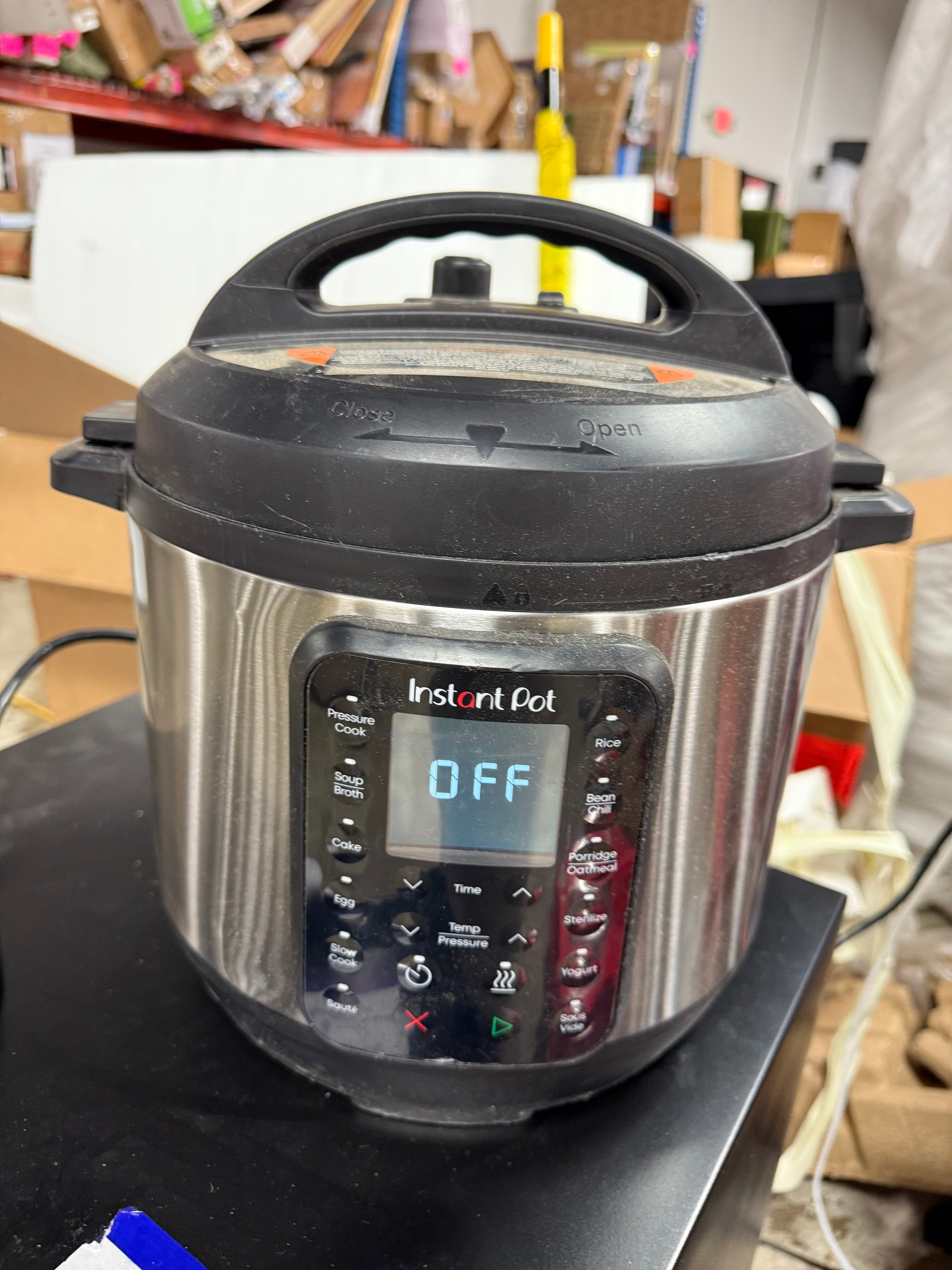 Duo Electric Pressure Cooker 7-in-1 with Easy-Release Steam Switch, Slow Cooker, Rice Cooker, Steamer and More