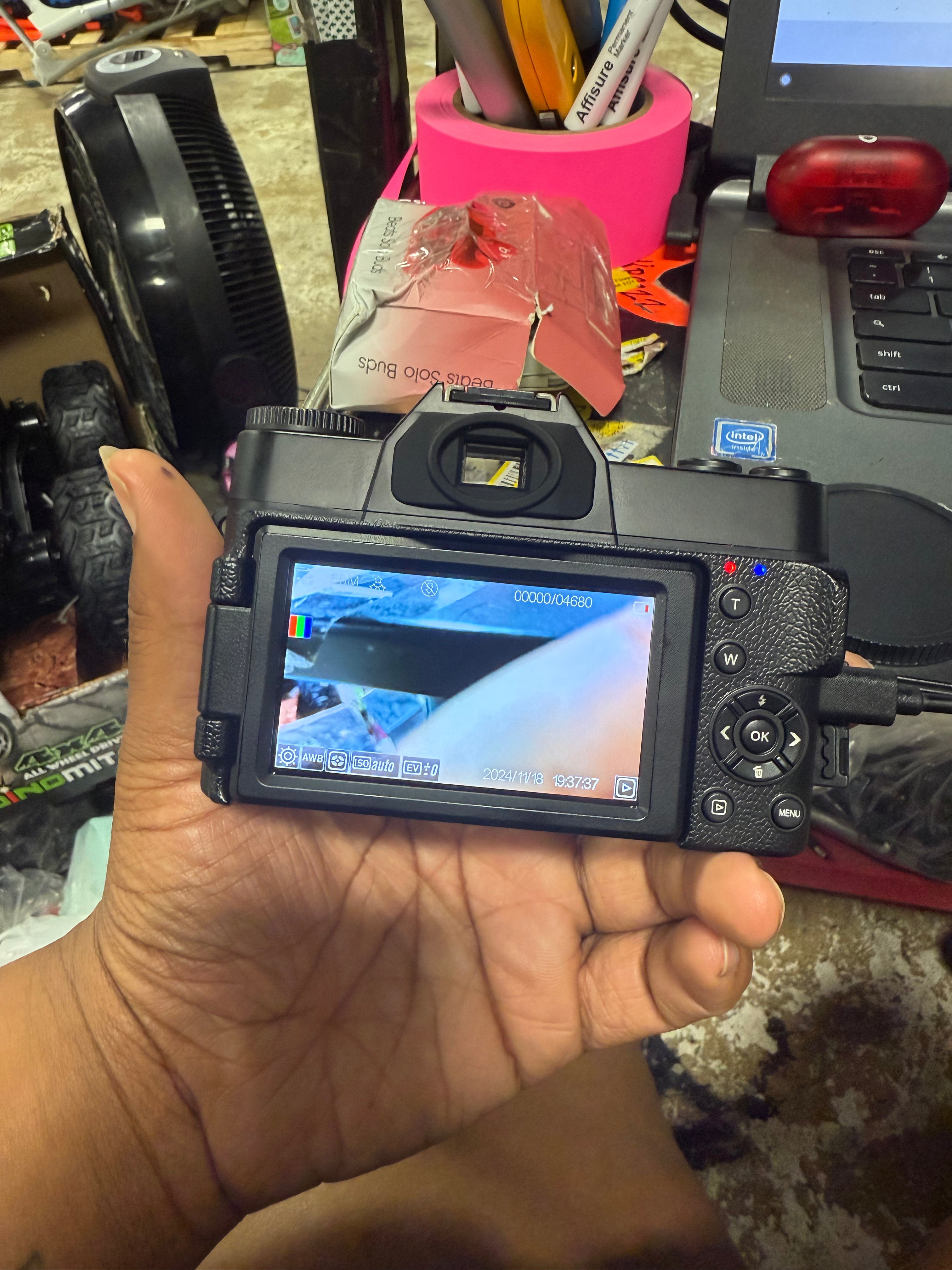 Point & Shoot Interchangeable Lens Camera