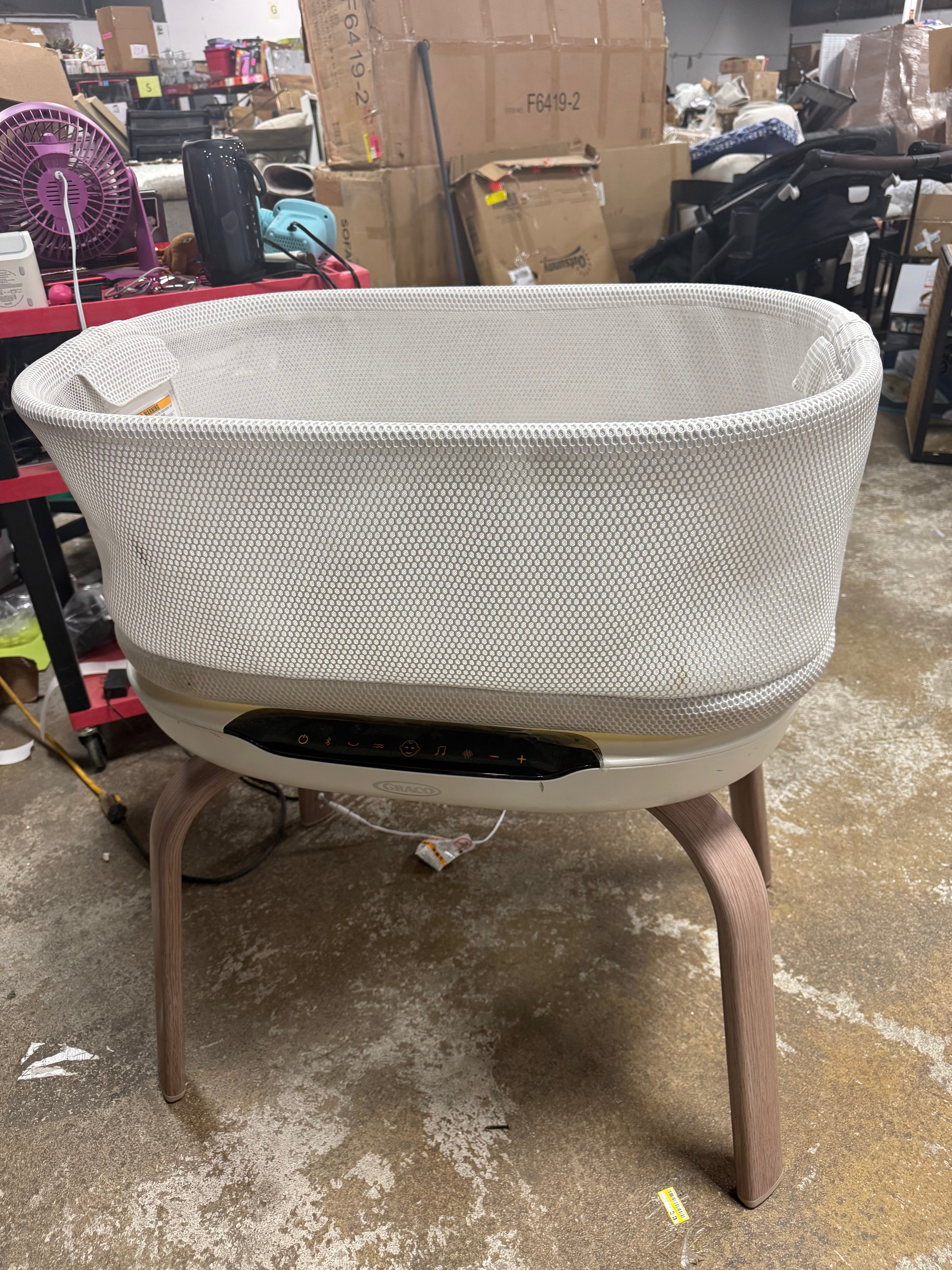 SmartSense Soothing Baby Bassinet - Luna
