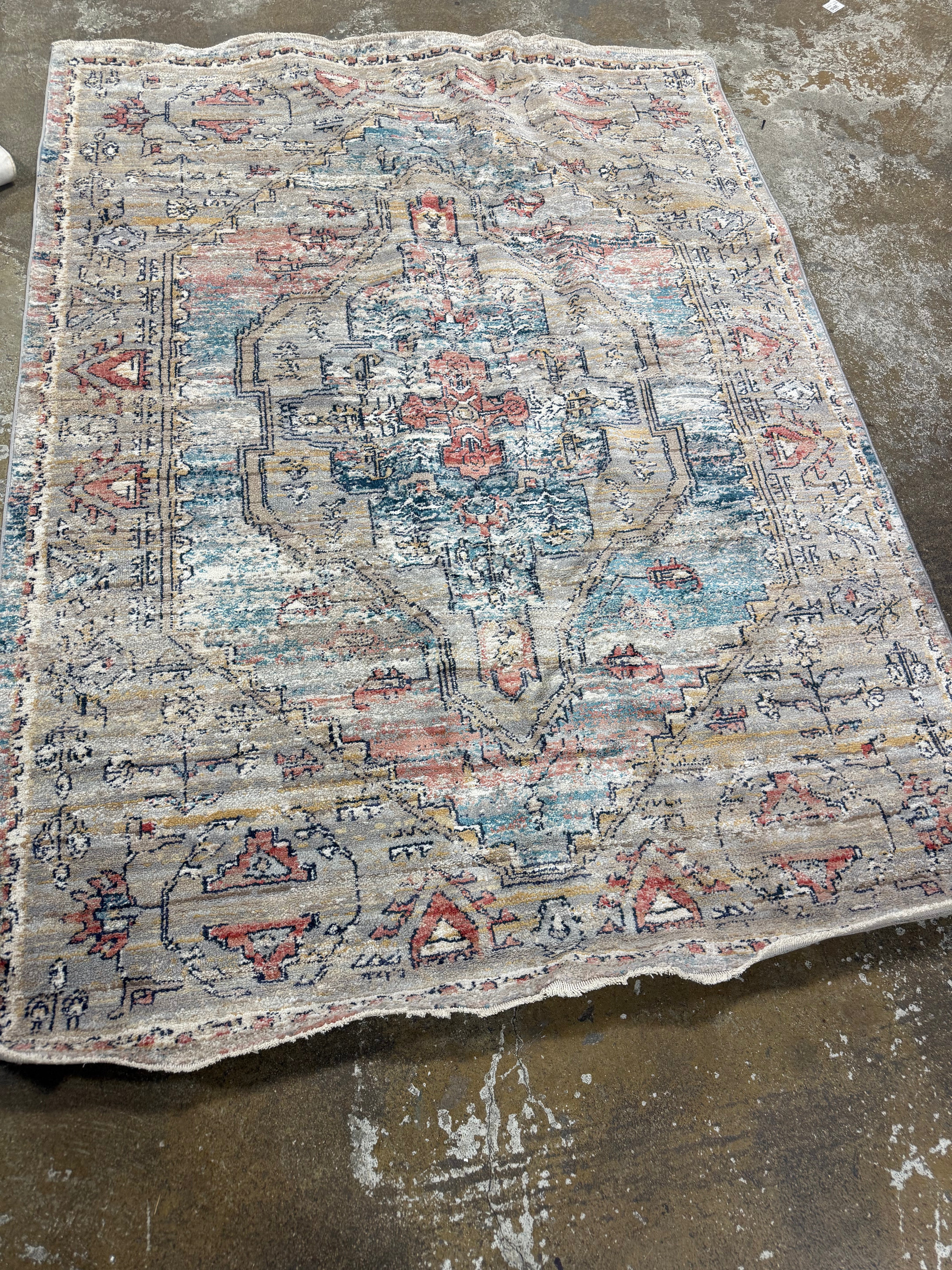 Marley Traditional Medallion Fringe Area Rug 5'3"x7'3"