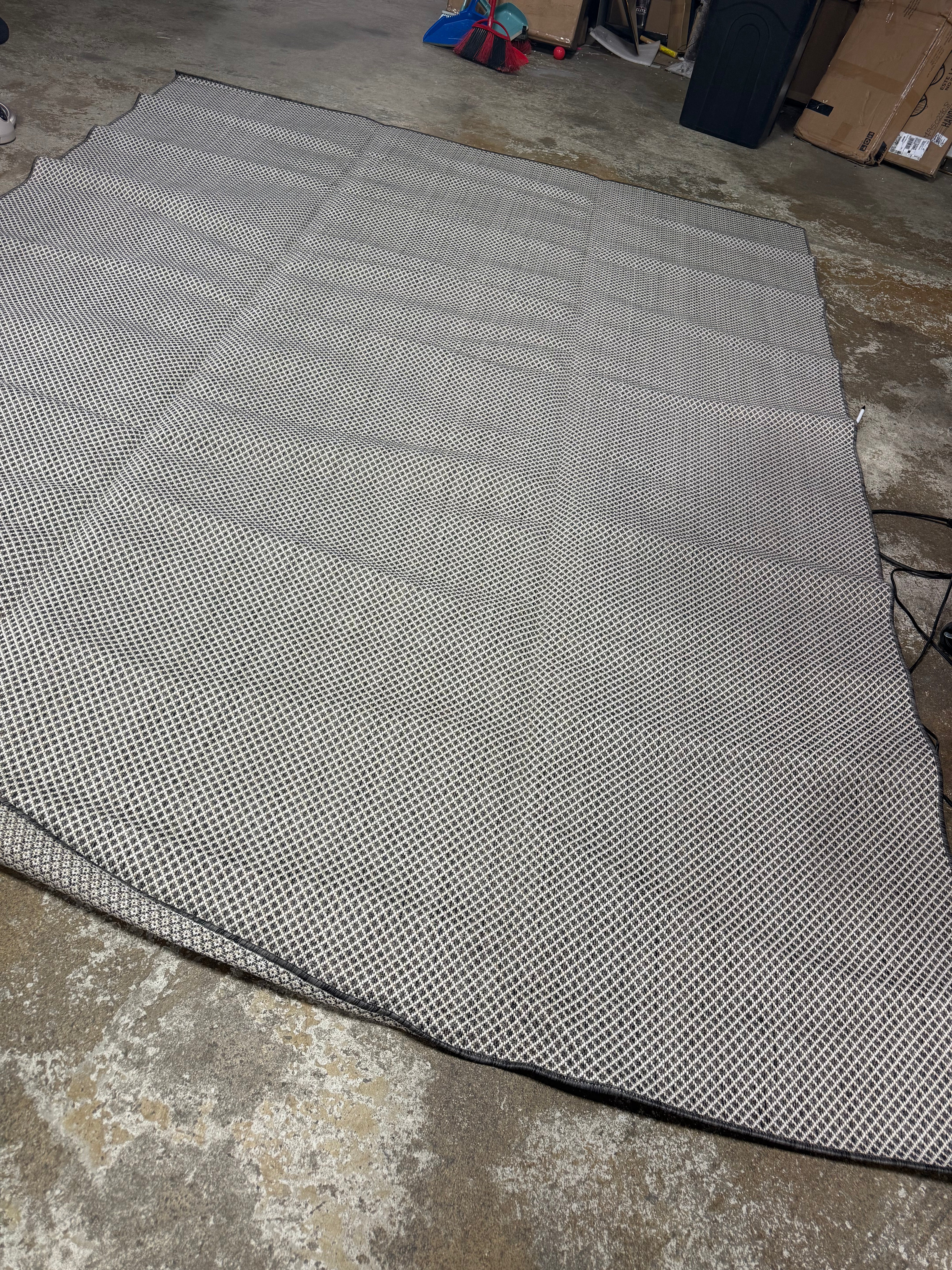 Courtyard Ivory/Charcoal Rug 9'x12'