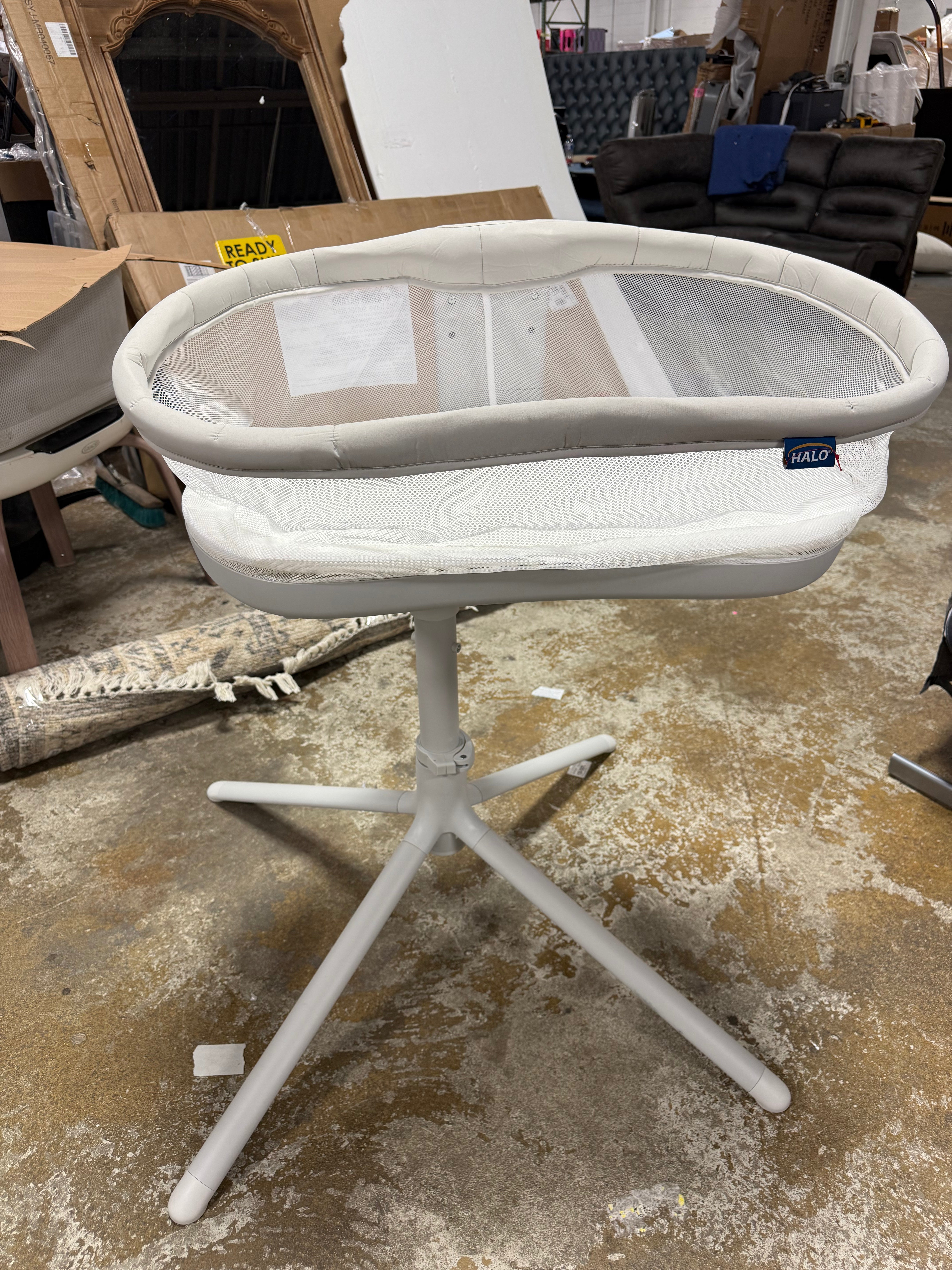 BassiNest Swivel Sleeper