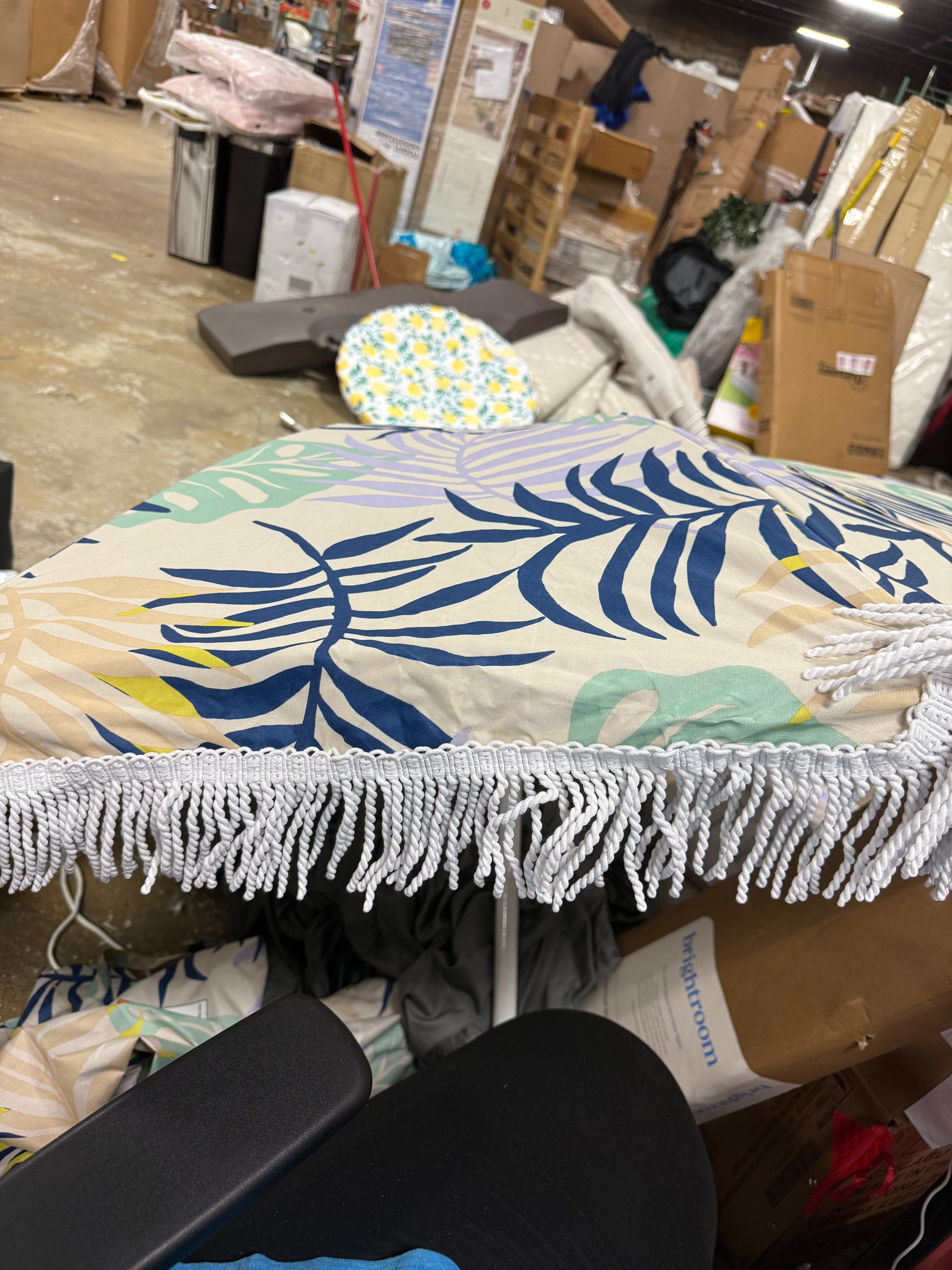 Outdoor Patio Beach Umbrella with Fringe