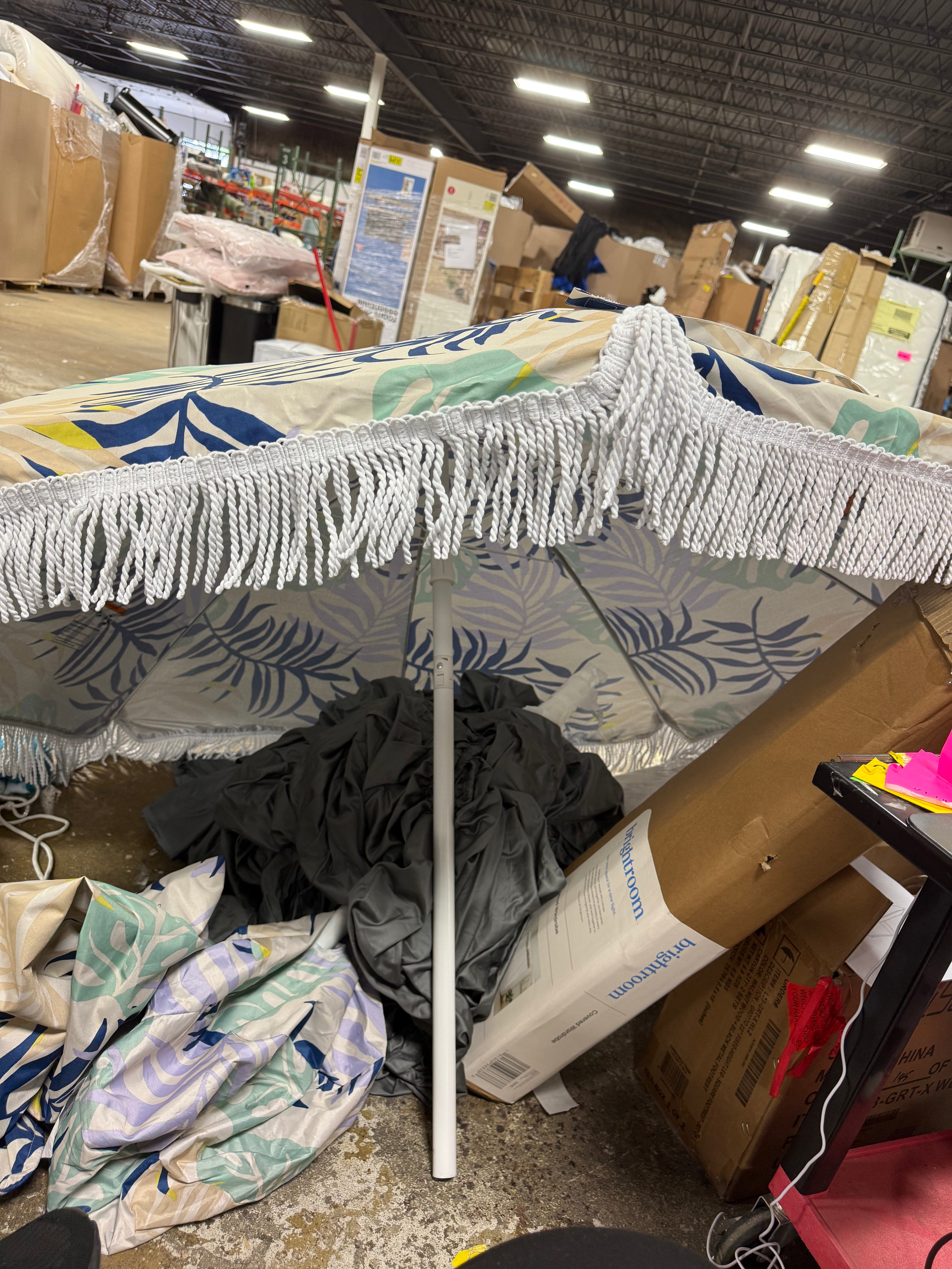 Outdoor Patio Beach Umbrella with Fringe