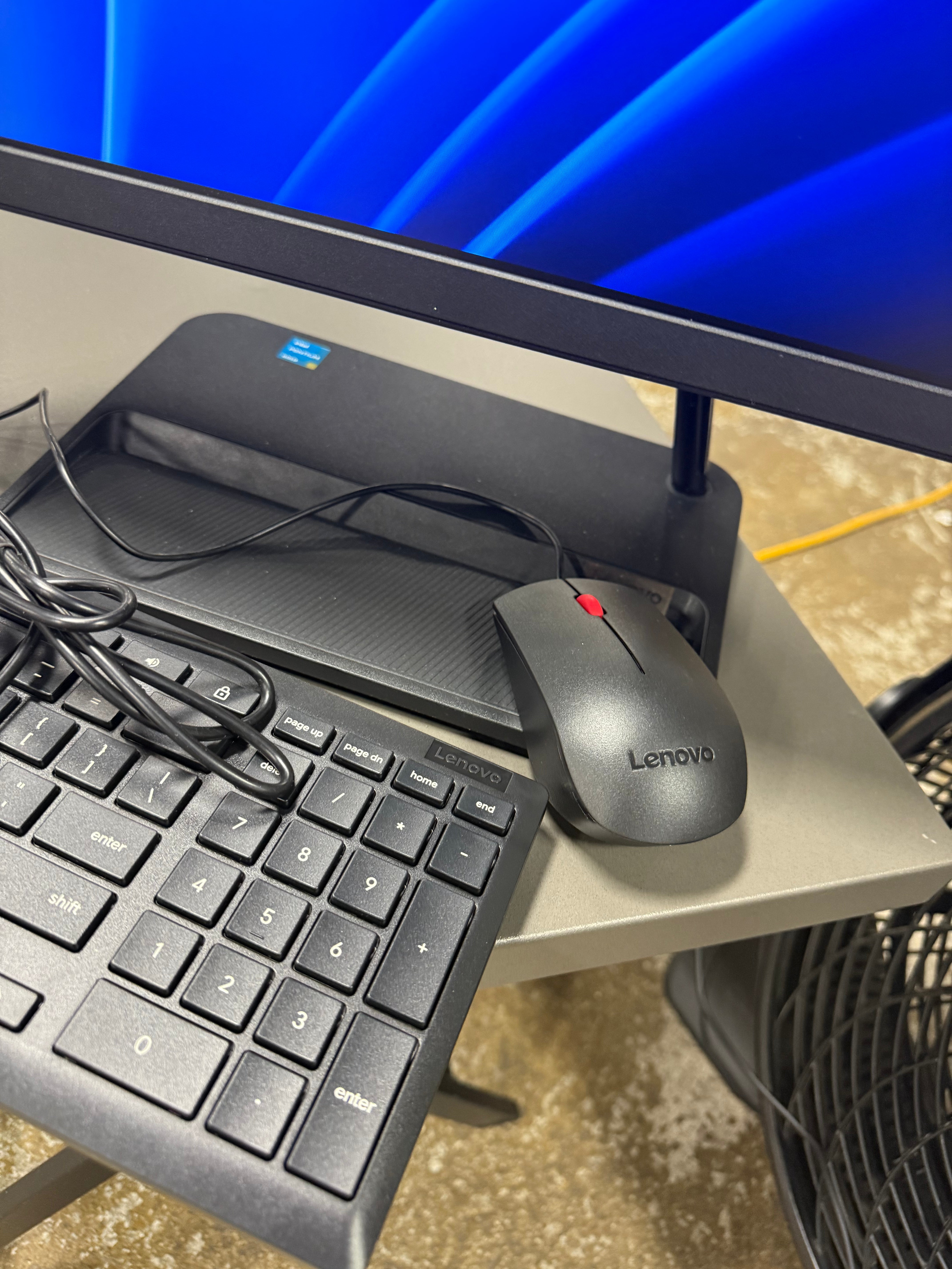 IdeaCentre AIO All-in-One Desktop IPS 6-Core 12th Generation Intel Core i3-1215U Intel UHD Graphics