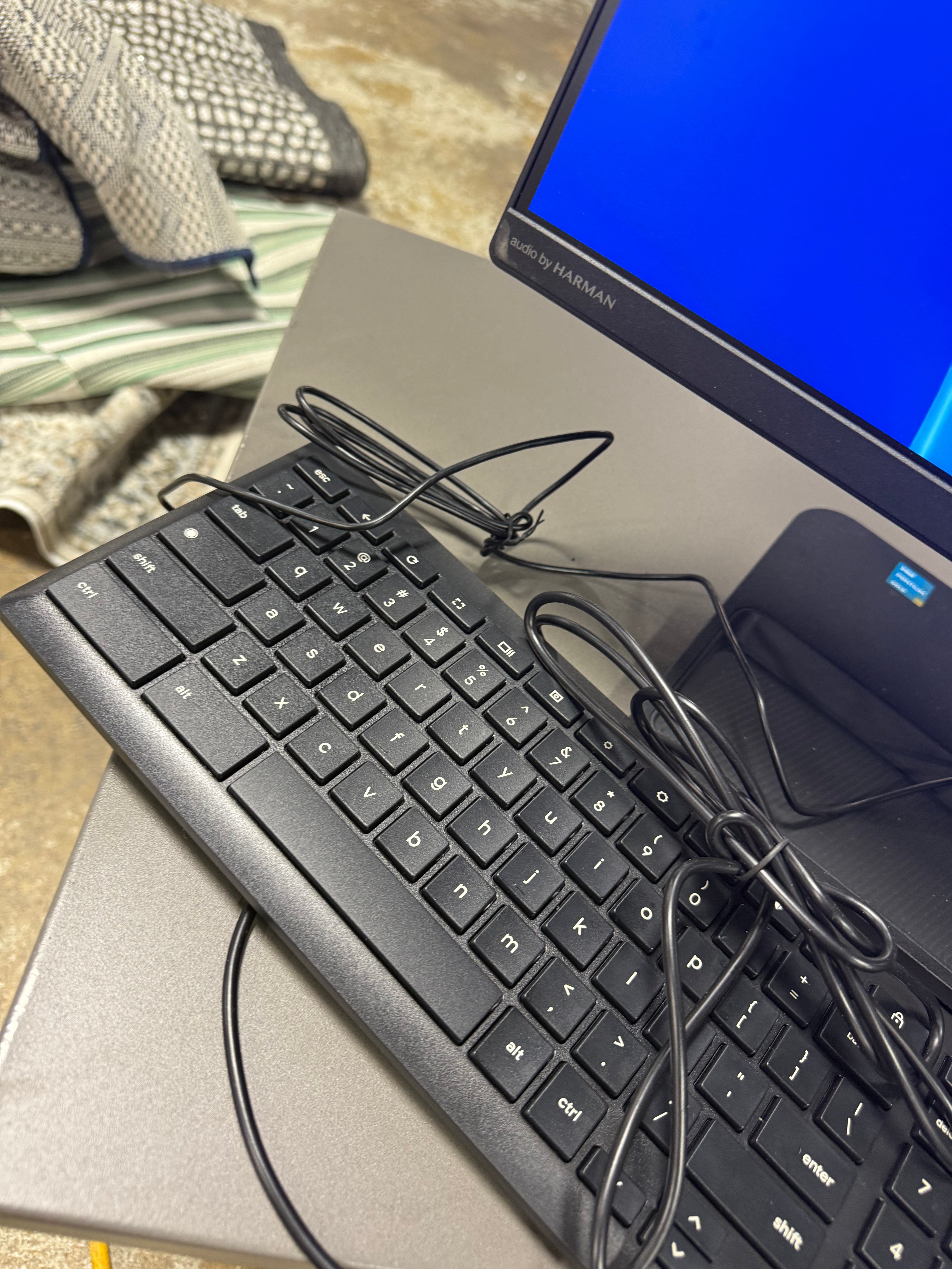 IdeaCentre AIO All-in-One Desktop IPS 6-Core 12th Generation Intel Core i3-1215U Intel UHD Graphics