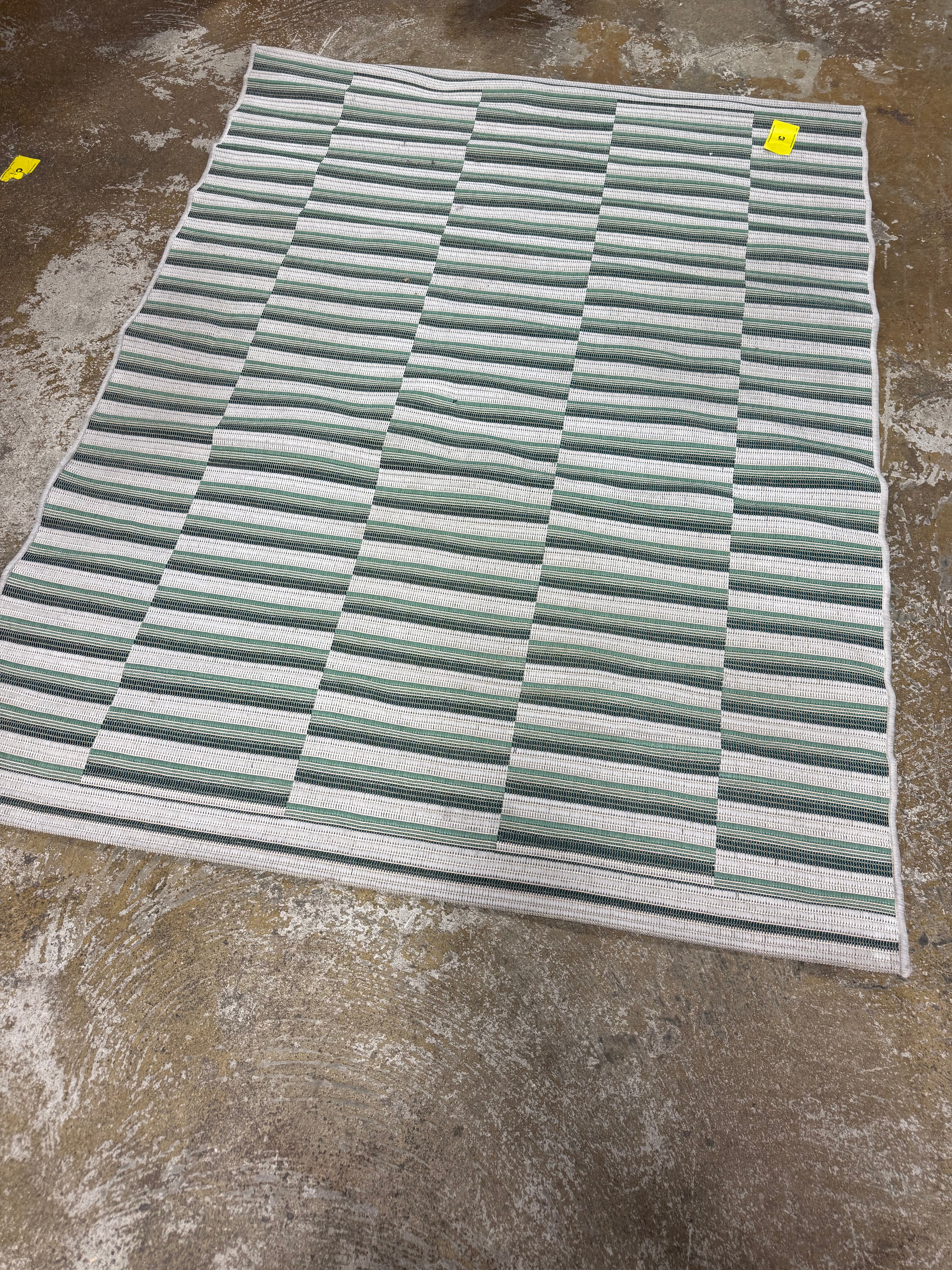 Linear Geo Outdoor Area Rug 3'11"x5'5"